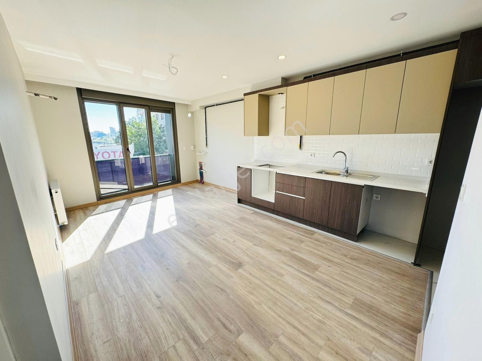 █ Konfor █ Küçükyalı'da Komple Ön Cephe 2.kat Balkonlu Sıfır 2+1 - Görsel 25