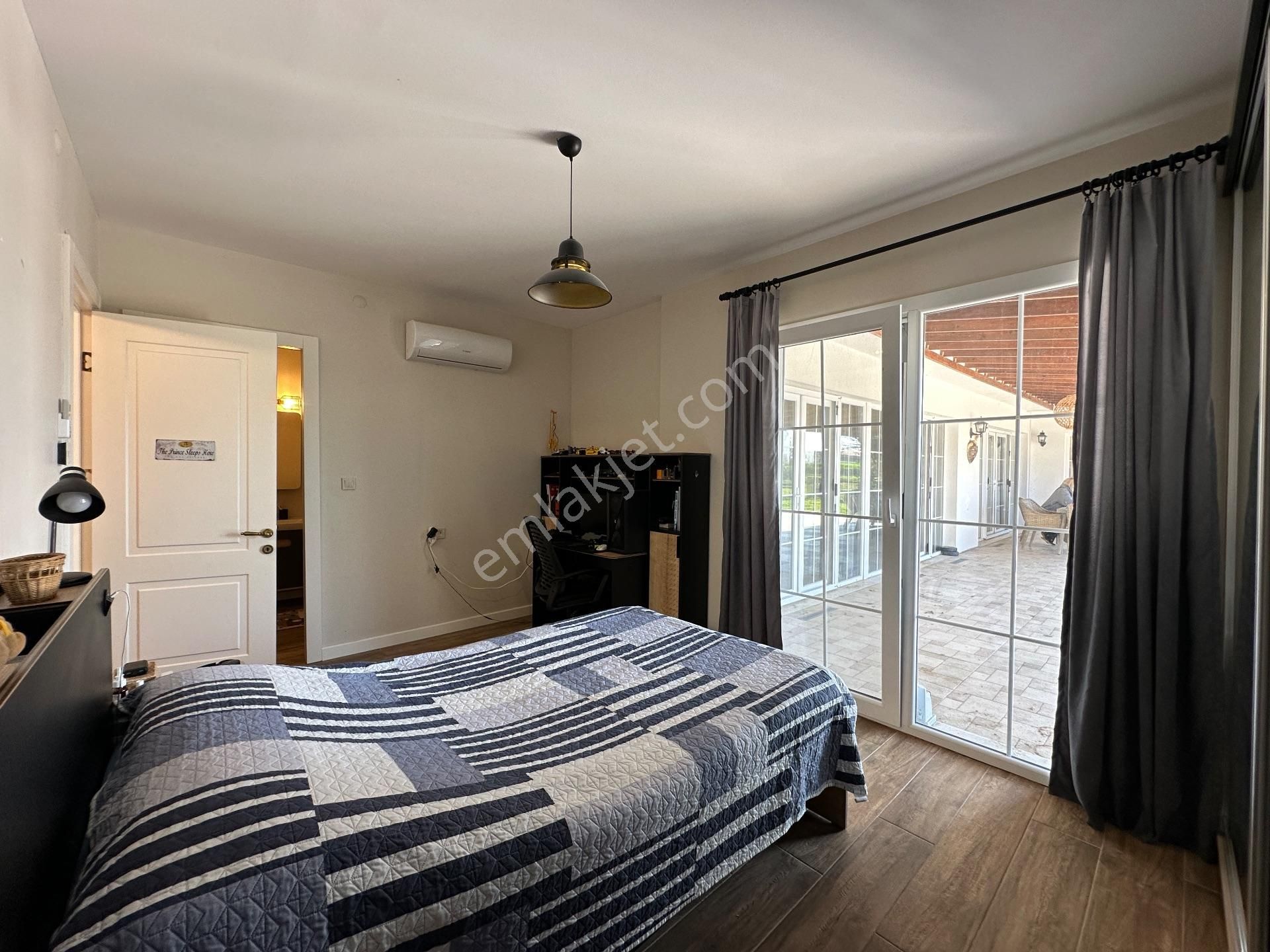 Urla Bademler 5 Dönüm Arsa İçerisinde Satılık 4+2 Müstakil Villa - Görsel 34