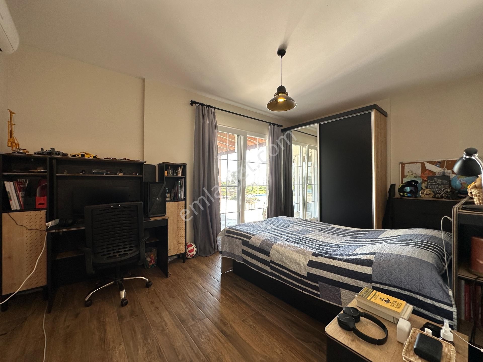 Urla Bademler 5 Dönüm Arsa İçerisinde Satılık 4+2 Müstakil Villa - Görsel 33