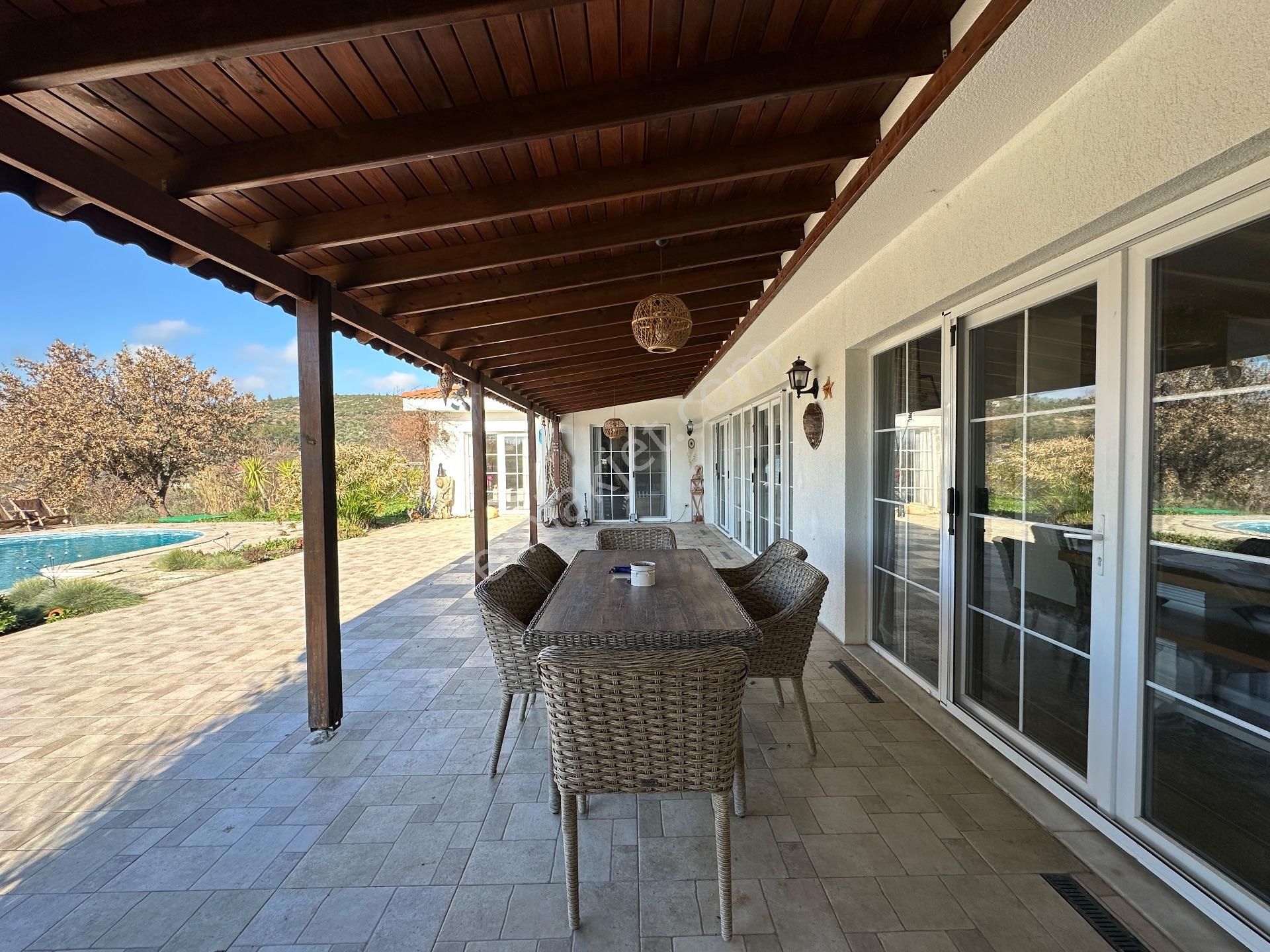 Urla Bademler 5 Dönüm Arsa İçerisinde Satılık 4+2 Müstakil Villa - Görsel 7