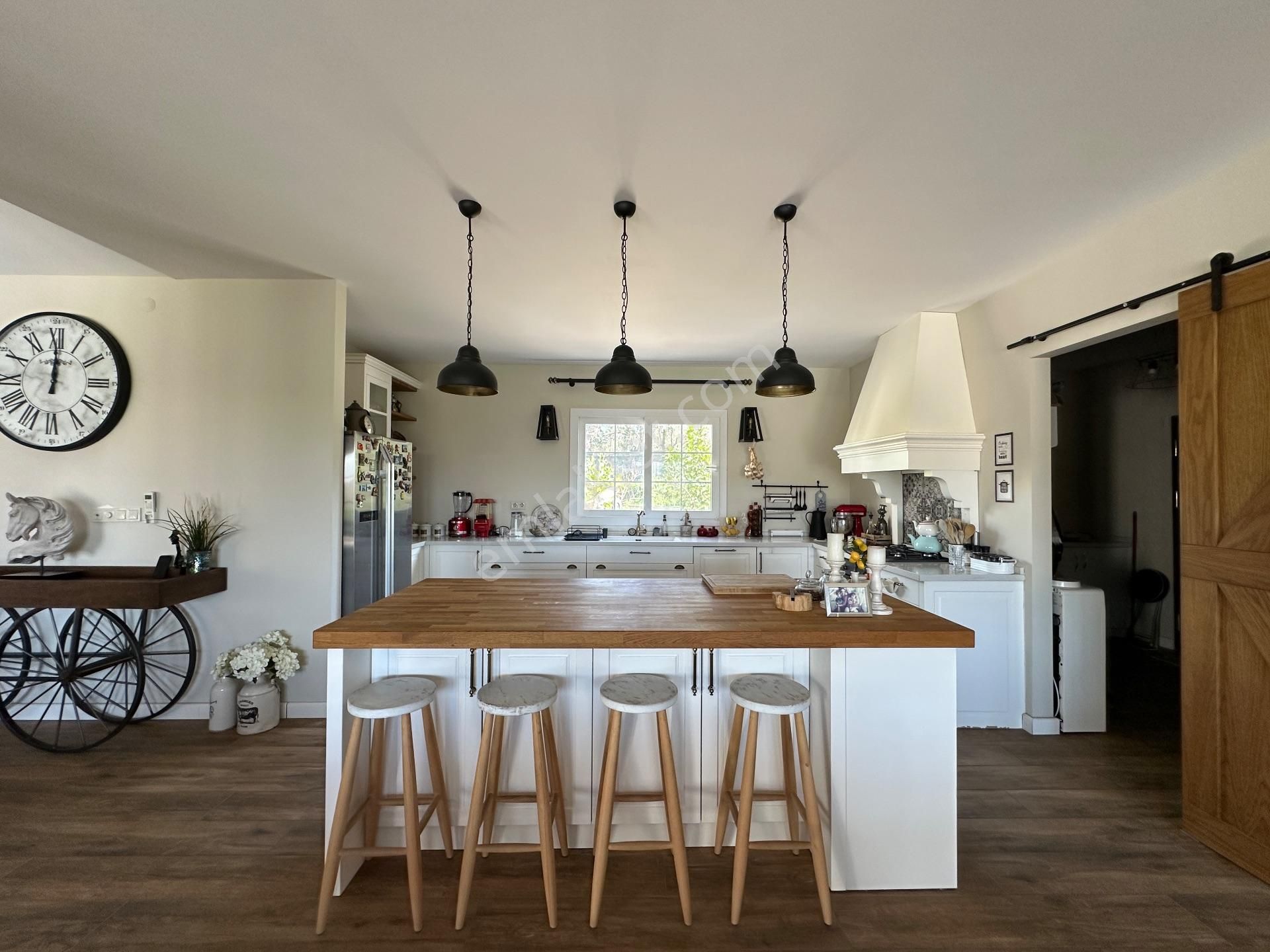 Urla Bademler 5 Dönüm Arsa İçerisinde Satılık 4+2 Müstakil Villa - Görsel 17