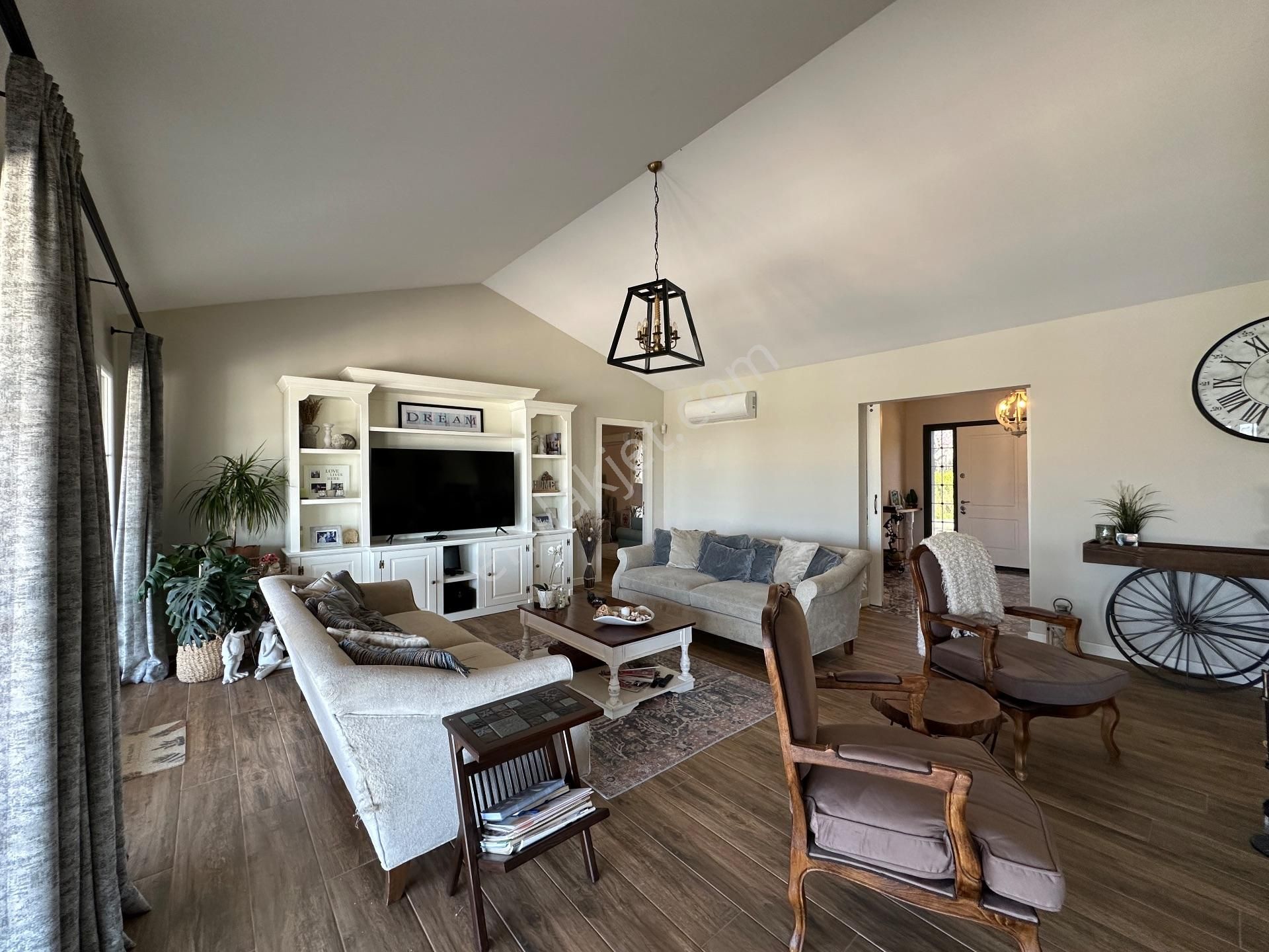 Urla Bademler 5 Dönüm Arsa İçerisinde Satılık 4+2 Müstakil Villa - Görsel 14