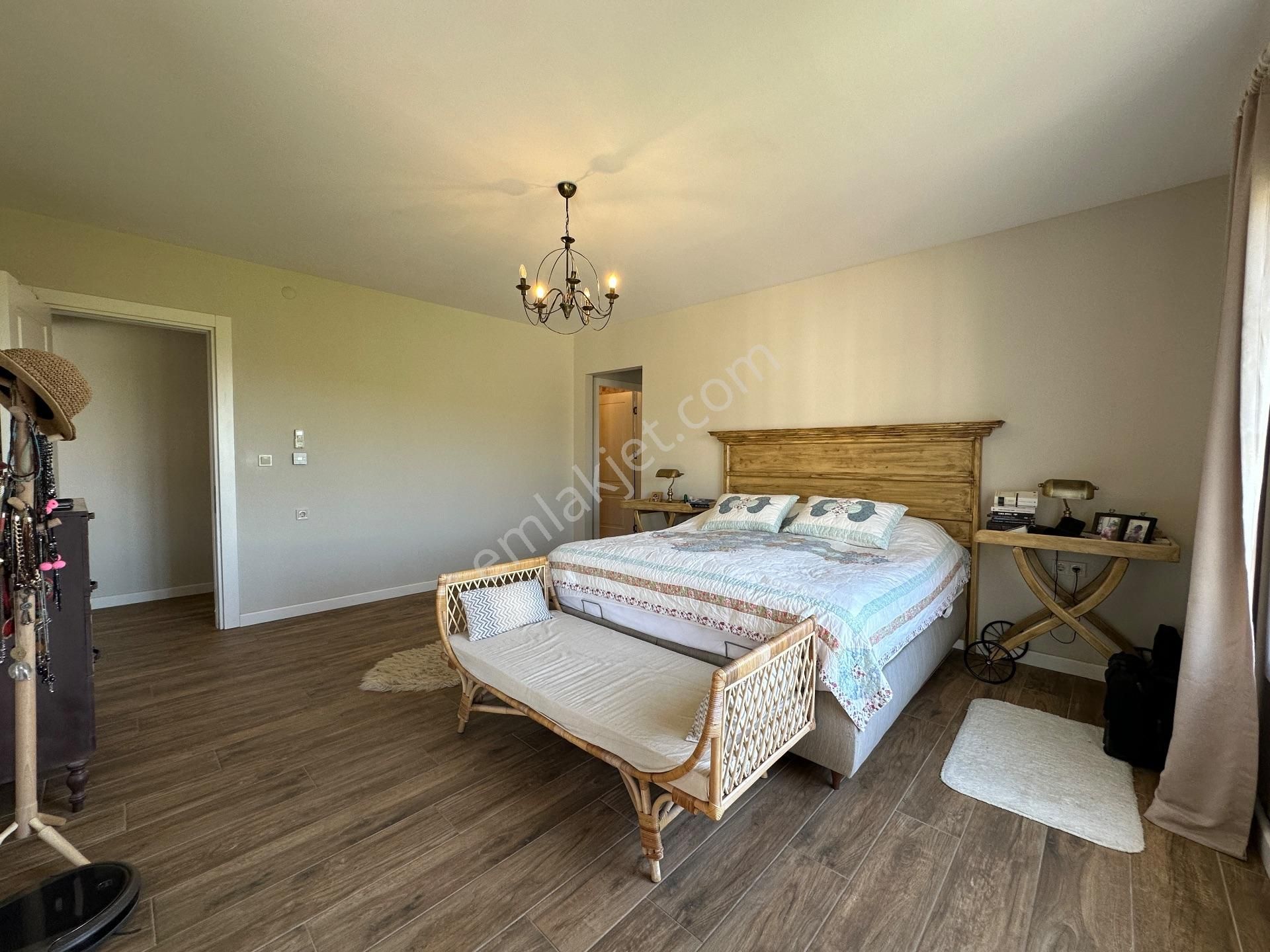 Urla Bademler 5 Dönüm Arsa İçerisinde Satılık 4+2 Müstakil Villa - Görsel 27