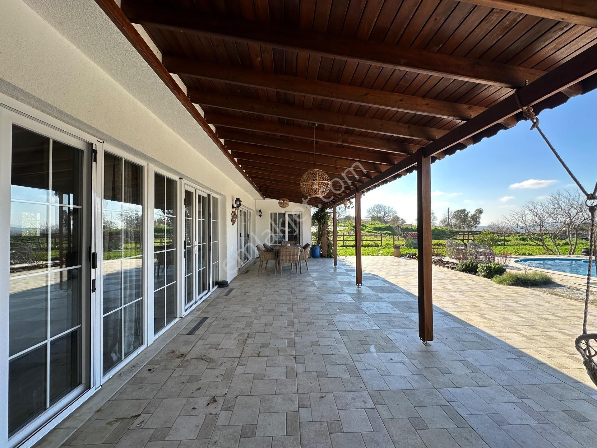 Urla Bademler 5 Dönüm Arsa İçerisinde Satılık 4+2 Müstakil Villa - Görsel 8