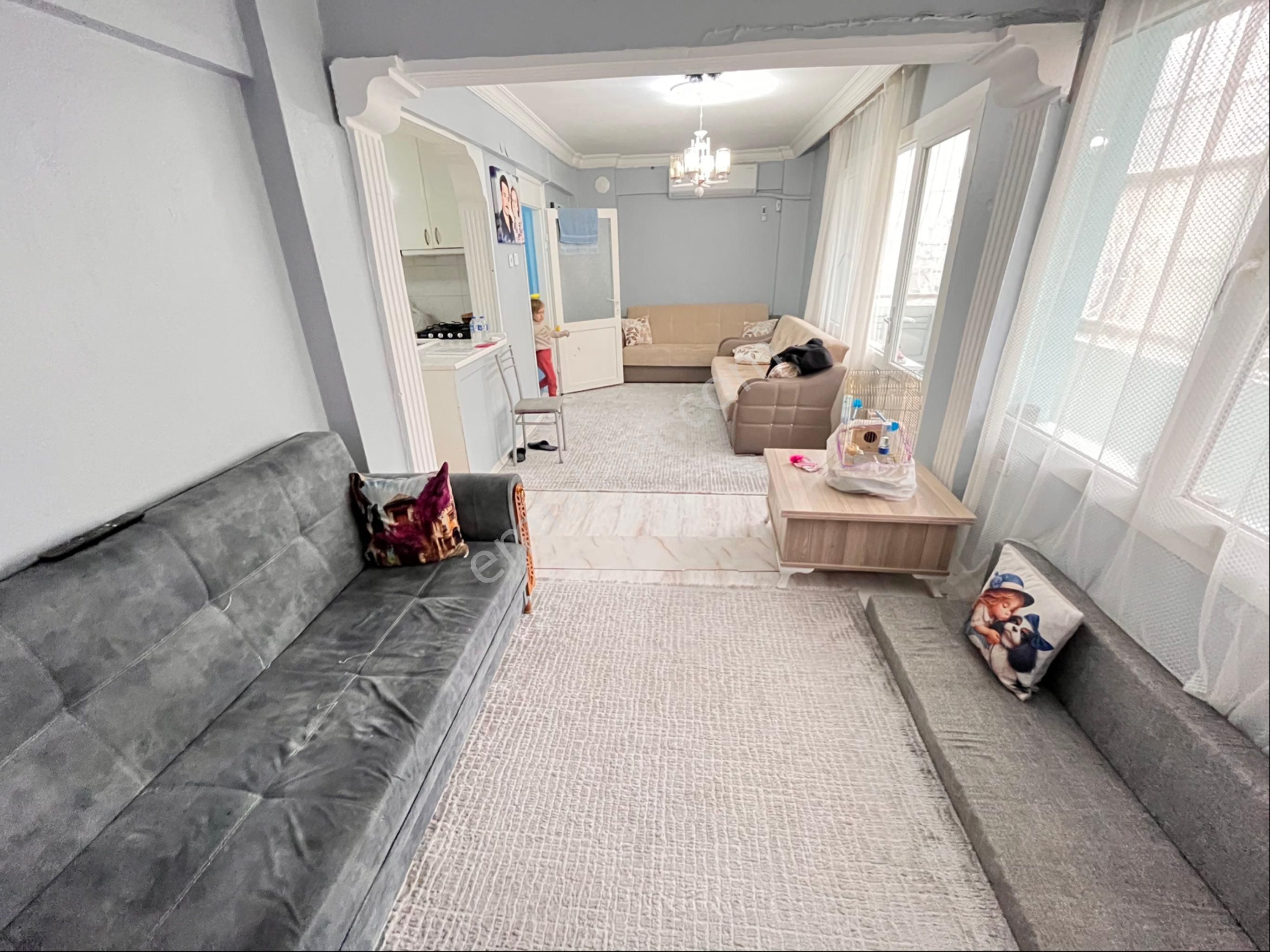 Yeşılyurtta Manolya Parkı Yakınında Çift Cepheli Temiz Bakımlı Arakat Daire - Görsel 6