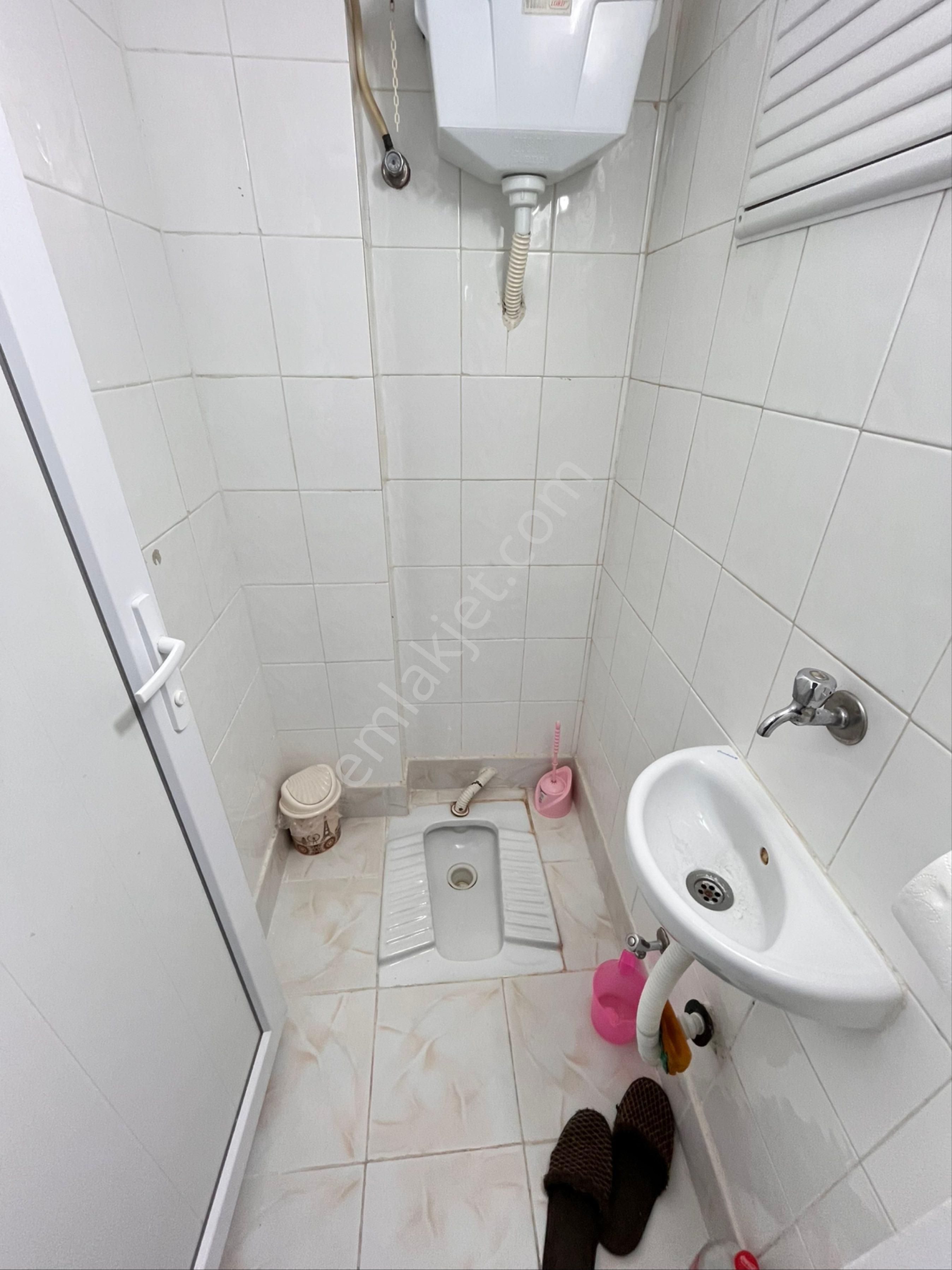 Yeşılyurtta Manolya Parkı Yakınında Çift Cepheli Temiz Bakımlı Arakat Daire - Görsel 32