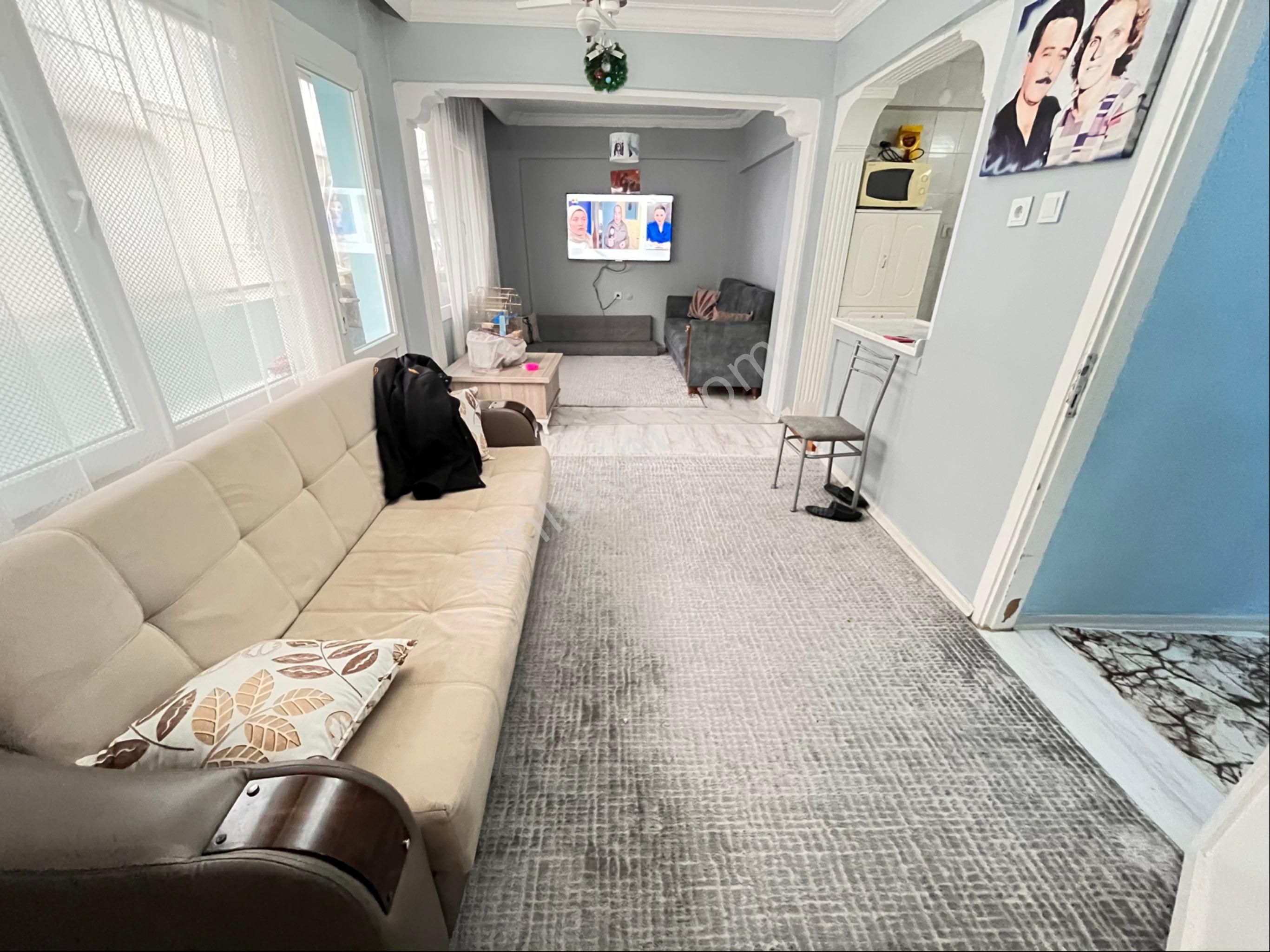 Yeşılyurtta Manolya Parkı Yakınında Çift Cepheli Temiz Bakımlı Arakat Daire