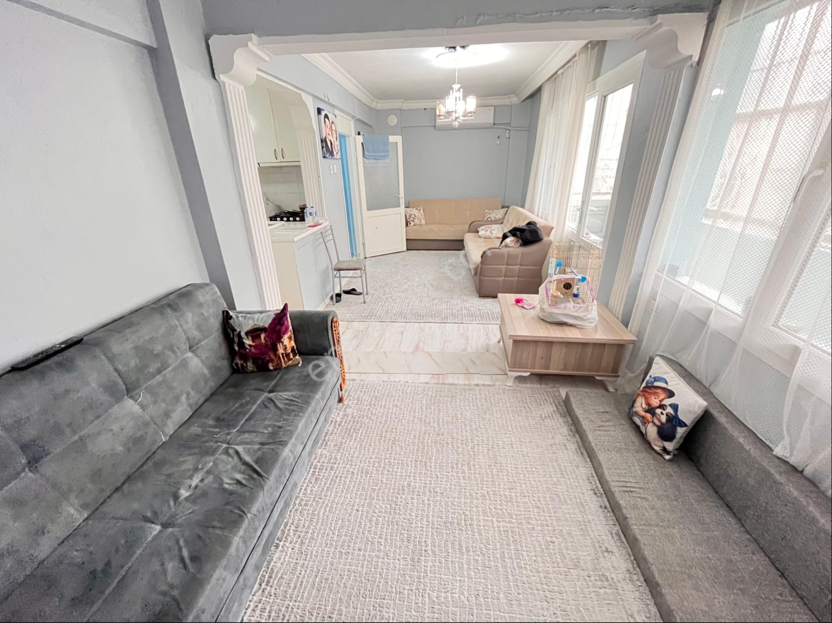 Yeşılyurtta Manolya Parkı Yakınında Çift Cepheli Temiz Bakımlı Arakat Daire - Görsel 5