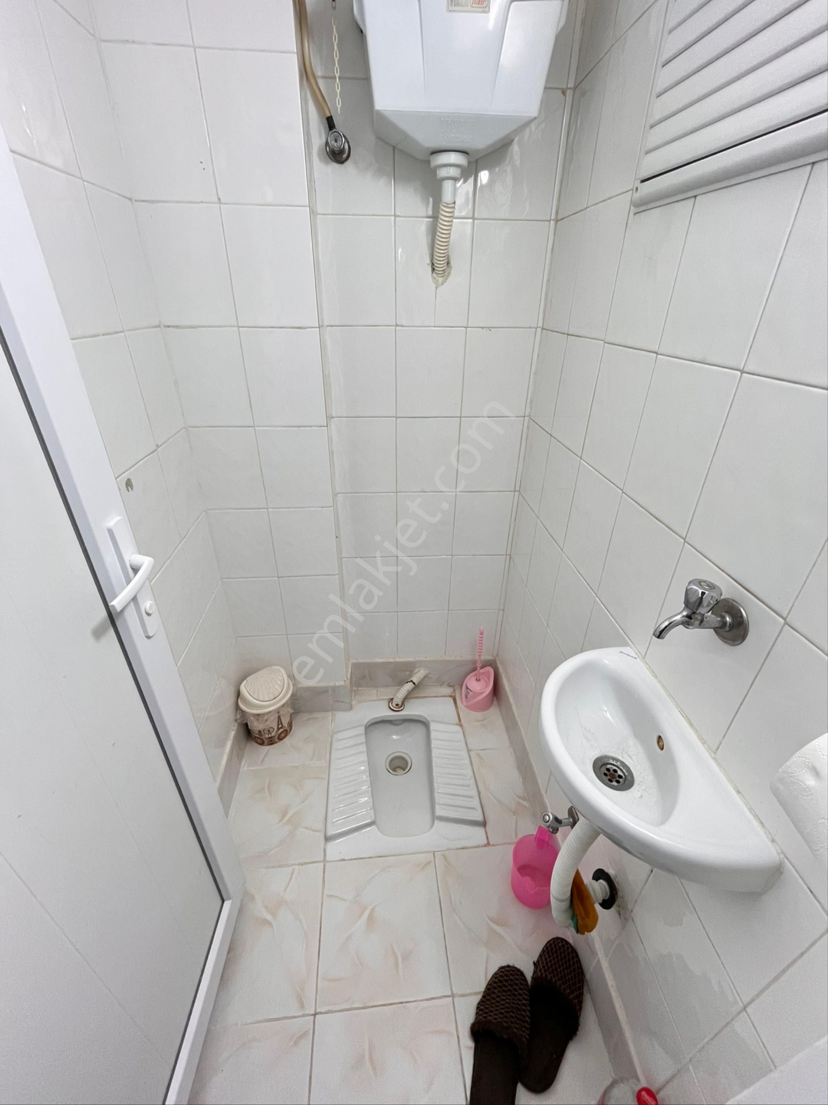 Yeşılyurtta Manolya Parkı Yakınında Çift Cepheli Temiz Bakımlı Arakat Daire - Görsel 34