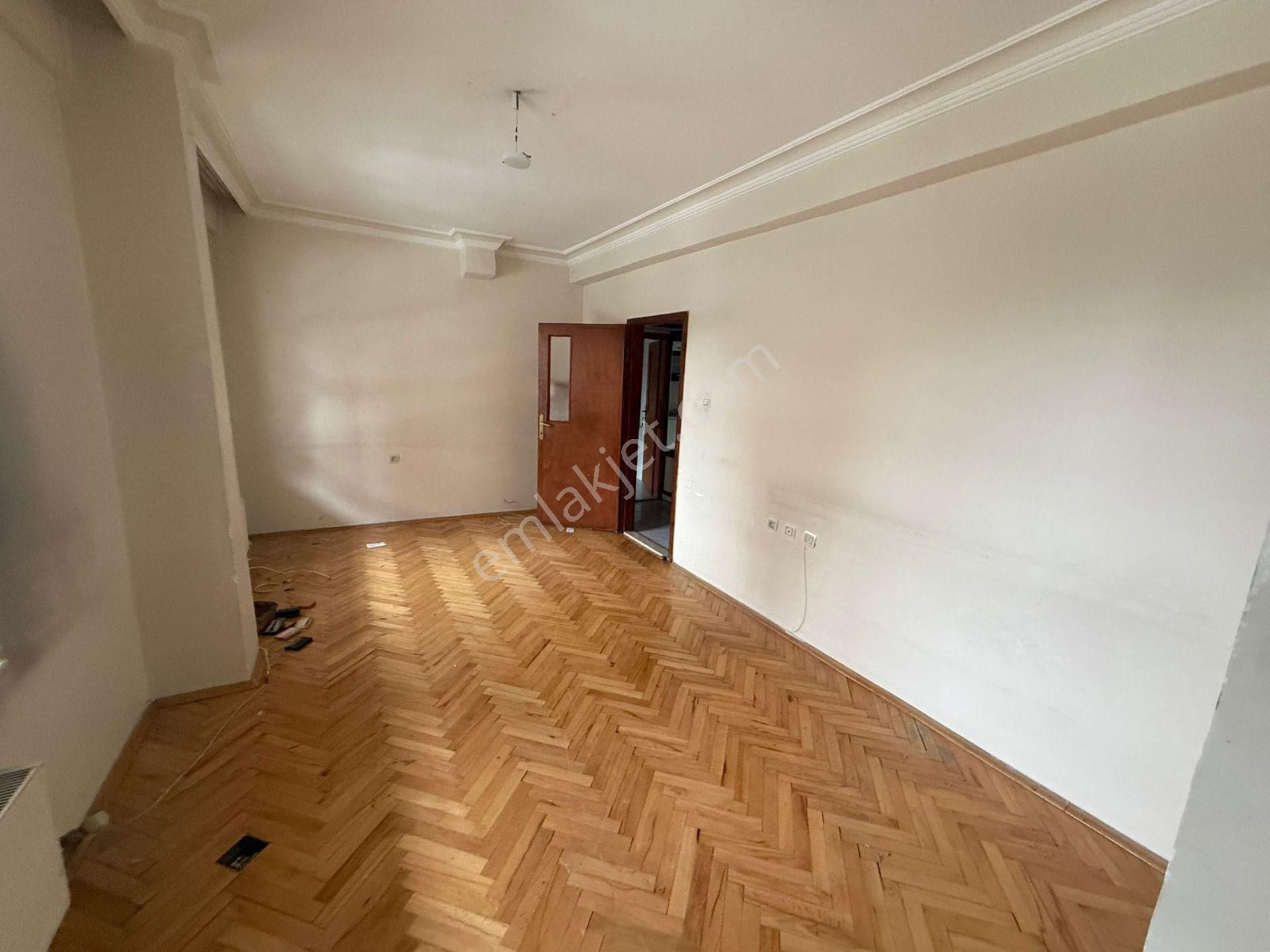 Bilgen Vatan'dan Aktepe Adnan Menderes'te Yüksek Giriş Kat Ön Cephe Balkonlu 2+1 Satılık Daire - Görsel 4