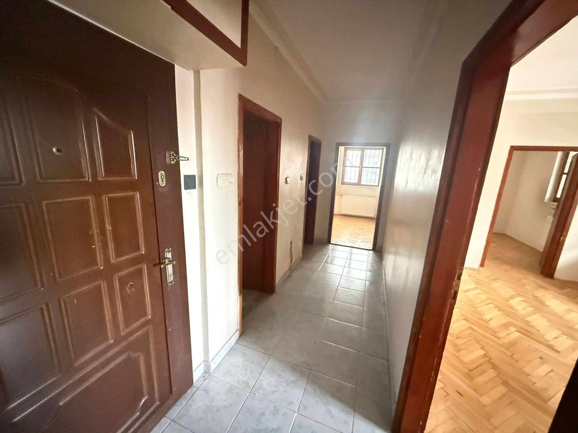 Bilgen Vatan'dan Aktepe Adnan Menderes'te Yüksek Giriş Kat Ön Cephe Balkonlu 2+1 Satılık Daire - Görsel 2