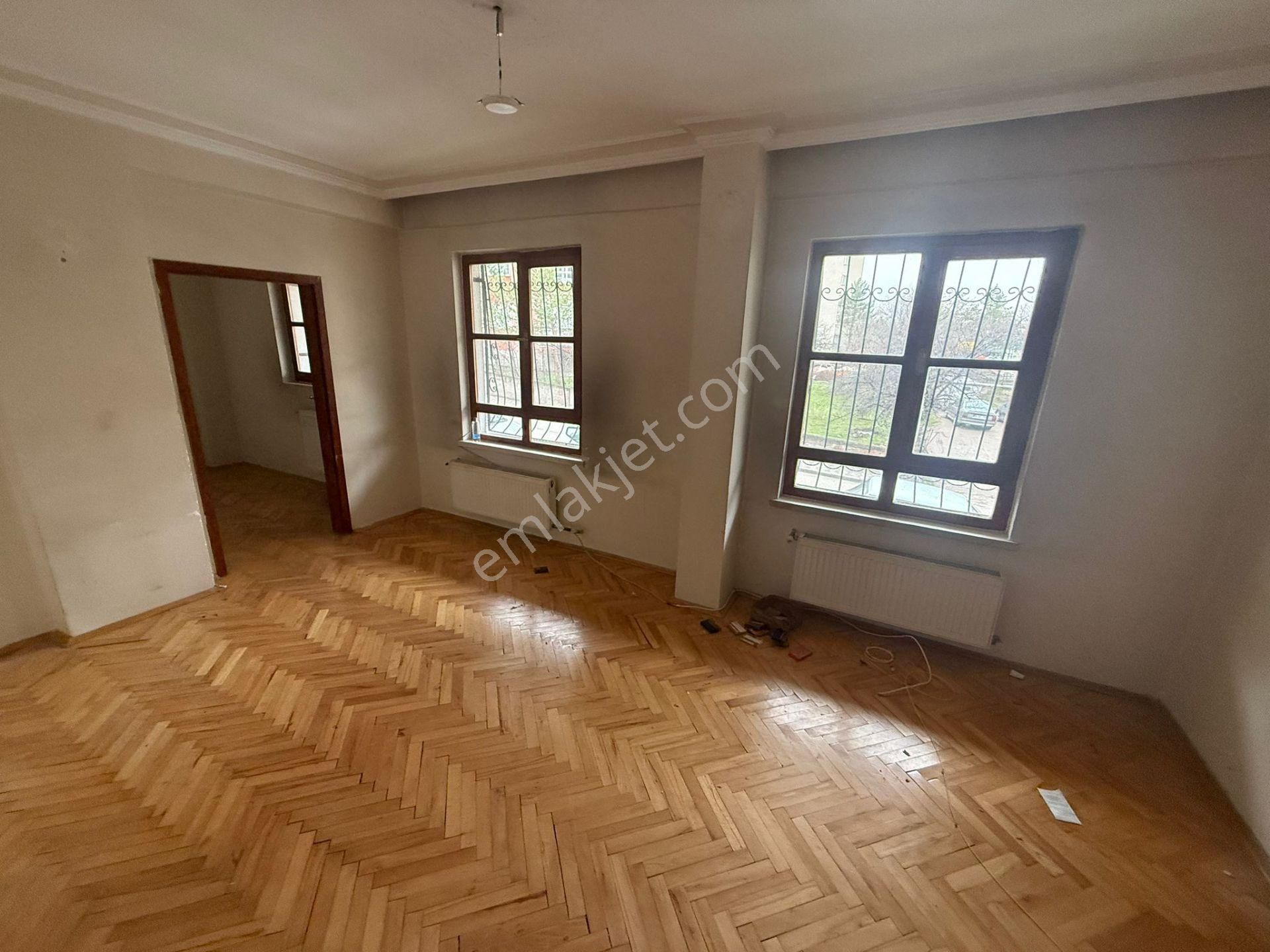 Bilgen Vatan'dan Aktepe Adnan Menderes'te Yüksek Giriş Kat Ön Cephe Balkonlu 2+1 Satılık Daire - Görsel 6