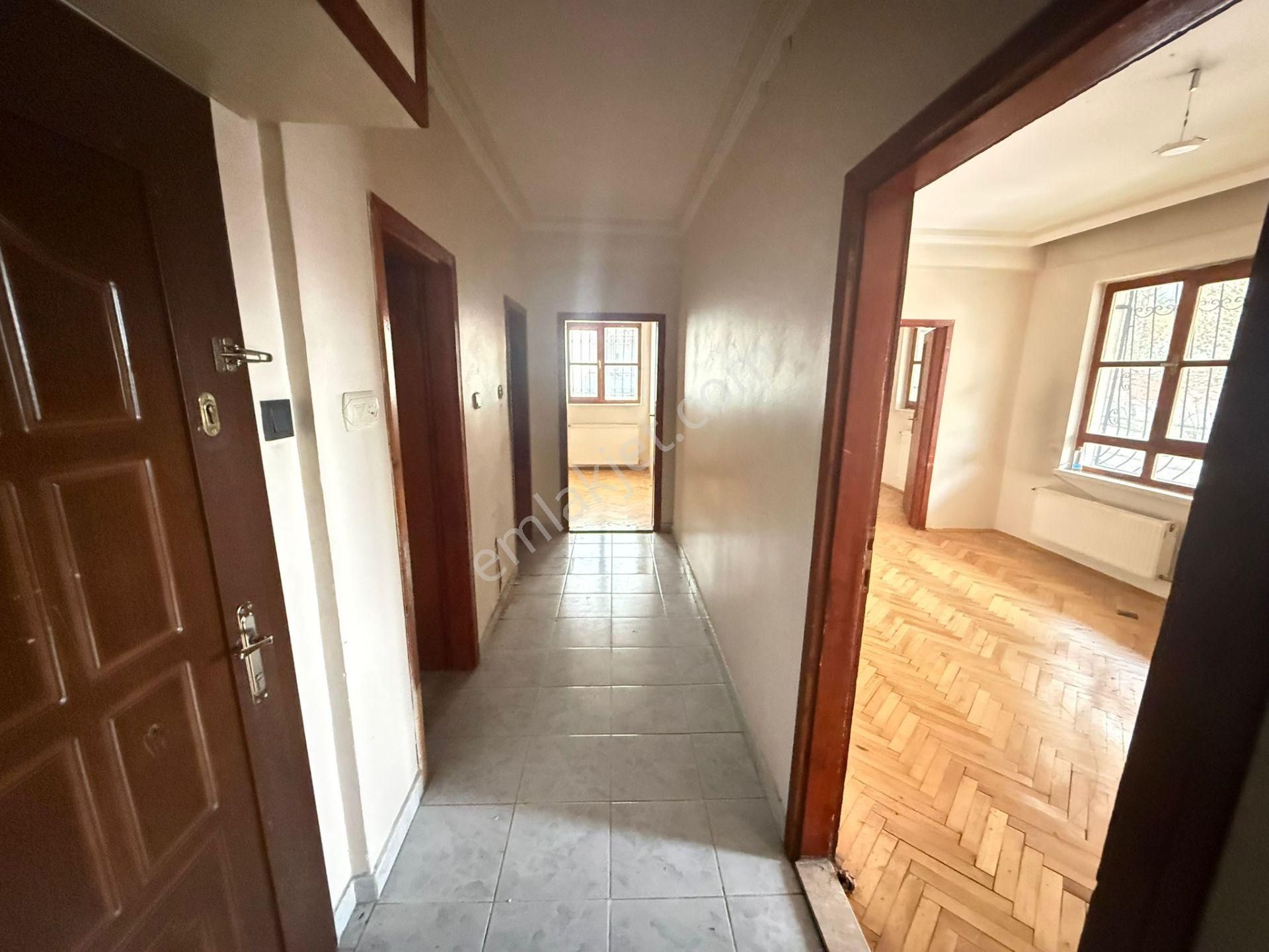 Bilgen Vatan'dan Aktepe Adnan Menderes'te Yüksek Giriş Kat Ön Cephe Balkonlu 2+1 Satılık Daire - Görsel 3