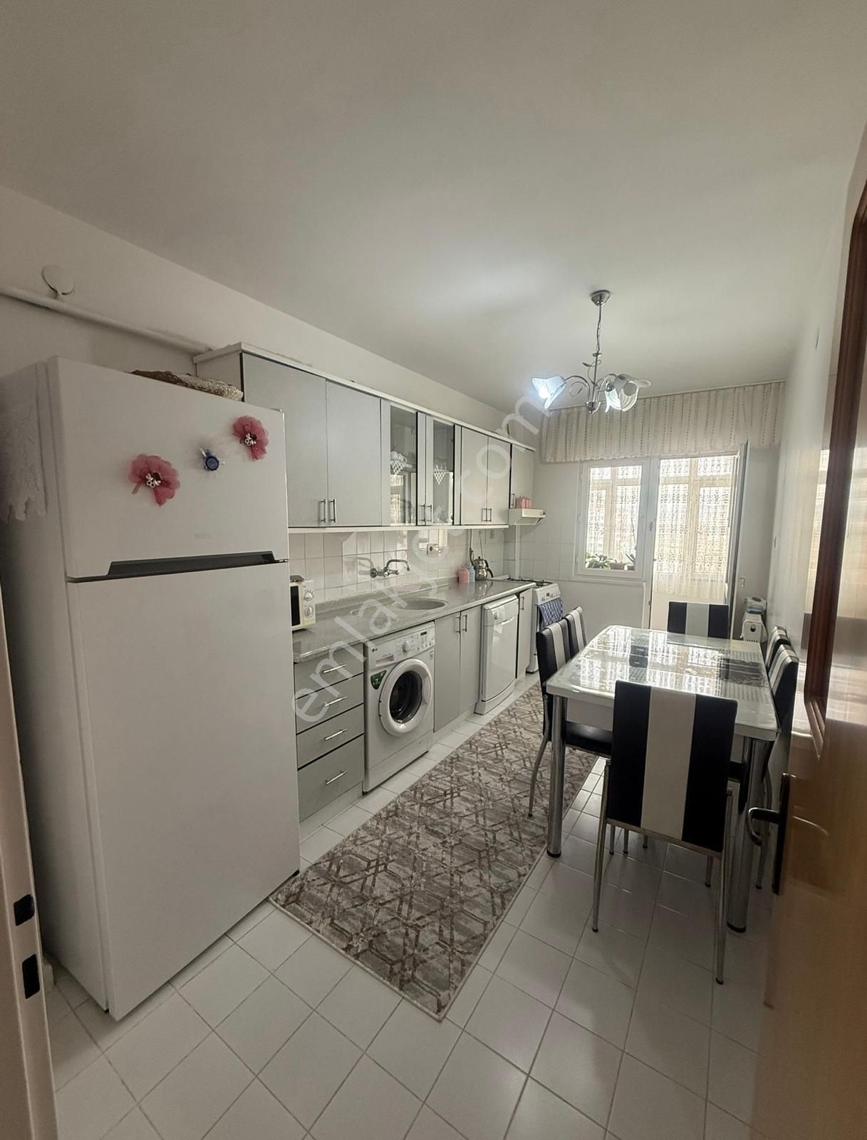 Elisa Gyo/beyazşehir Tramvay Yakını 3+1 Kombili Ara Kat Daire