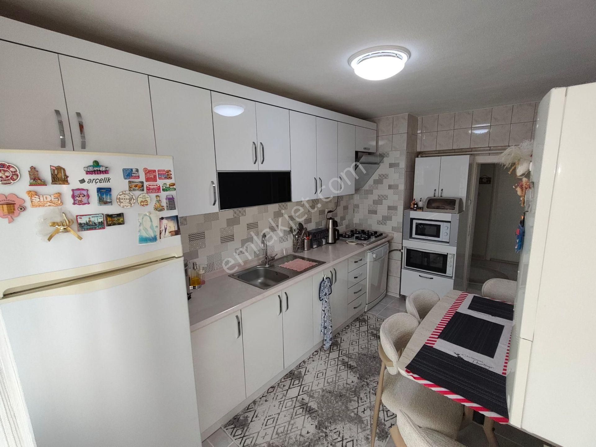 Yılmaz Gayrimenkul'den Pınarbaşı Mah 3+1 4. Katta 3299 Pazarlıklı Ultra Lüxyapılı 130m2 Daire