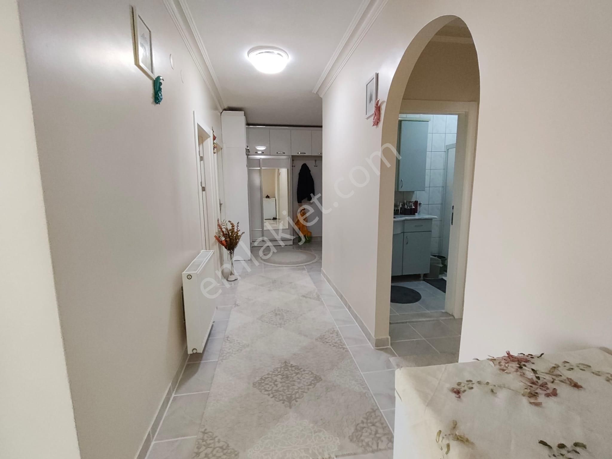 Yılmaz Gayrimenkul'den Pınarbaşı Mah 3+1 4. Katta 3299 Pazarlıklı Ultra Lüxyapılı 130m2 Daire - Görsel 7