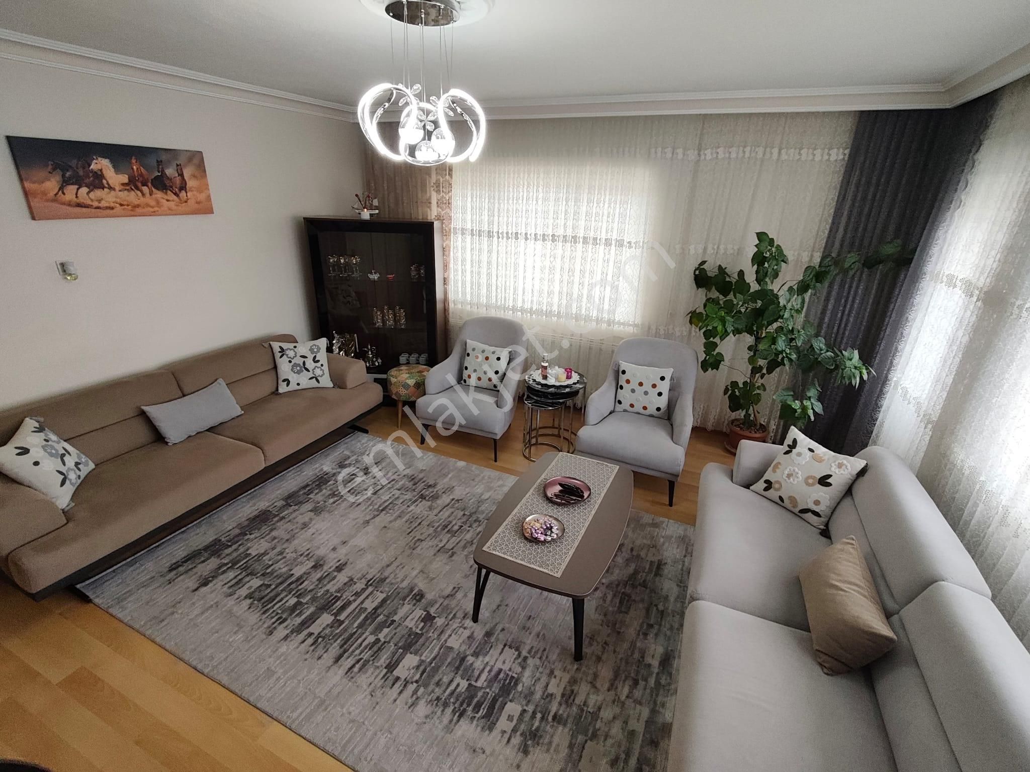 Yılmaz Gayrimenkul'den Pınarbaşı Mah 3+1 4. Katta 3299 Pazarlıklı Ultra Lüxyapılı 130m2 Daire - Görsel 3