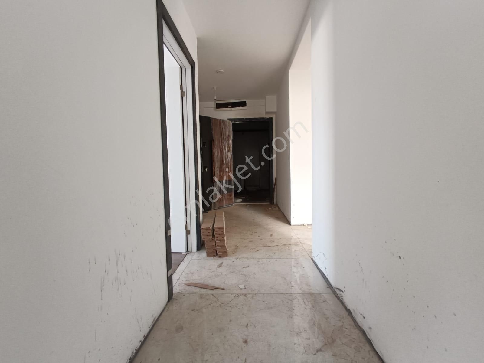 Kent'ten Kıbrıs Köyü Girişi Yeşilbayır Merkez Saat Kulesi Yakını Çok Katlı Sitede Uygun Fiyata!!! - Görsel 18