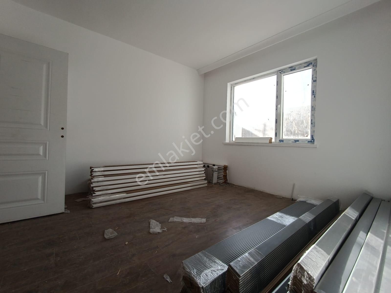 Kent'ten Kıbrıs Köyü Girişi Yeşilbayır Merkez Saat Kulesi Yakını Çok Katlı Sitede Uygun Fiyata!!! - Görsel 11