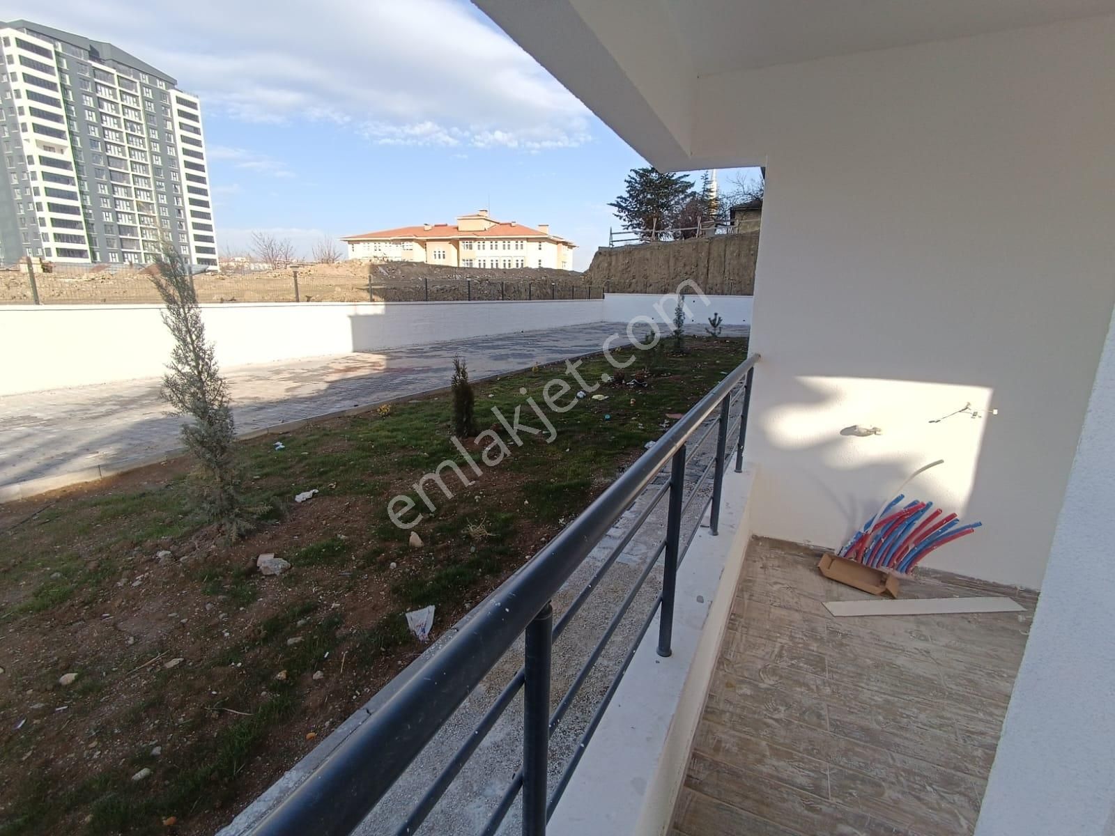 Kent'ten Kıbrıs Köyü Girişi Yeşilbayır Merkez Saat Kulesi Yakını Çok Katlı Sitede Uygun Fiyata!!! - Görsel 24