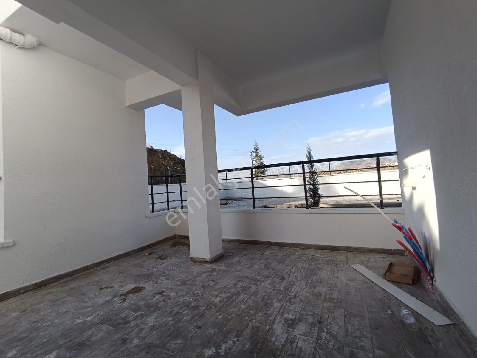 Kent'ten Kıbrıs Köyü Girişi Yeşilbayır Merkez Saat Kulesi Yakını Çok Katlı Sitede Uygun Fiyata!!! - Görsel 25