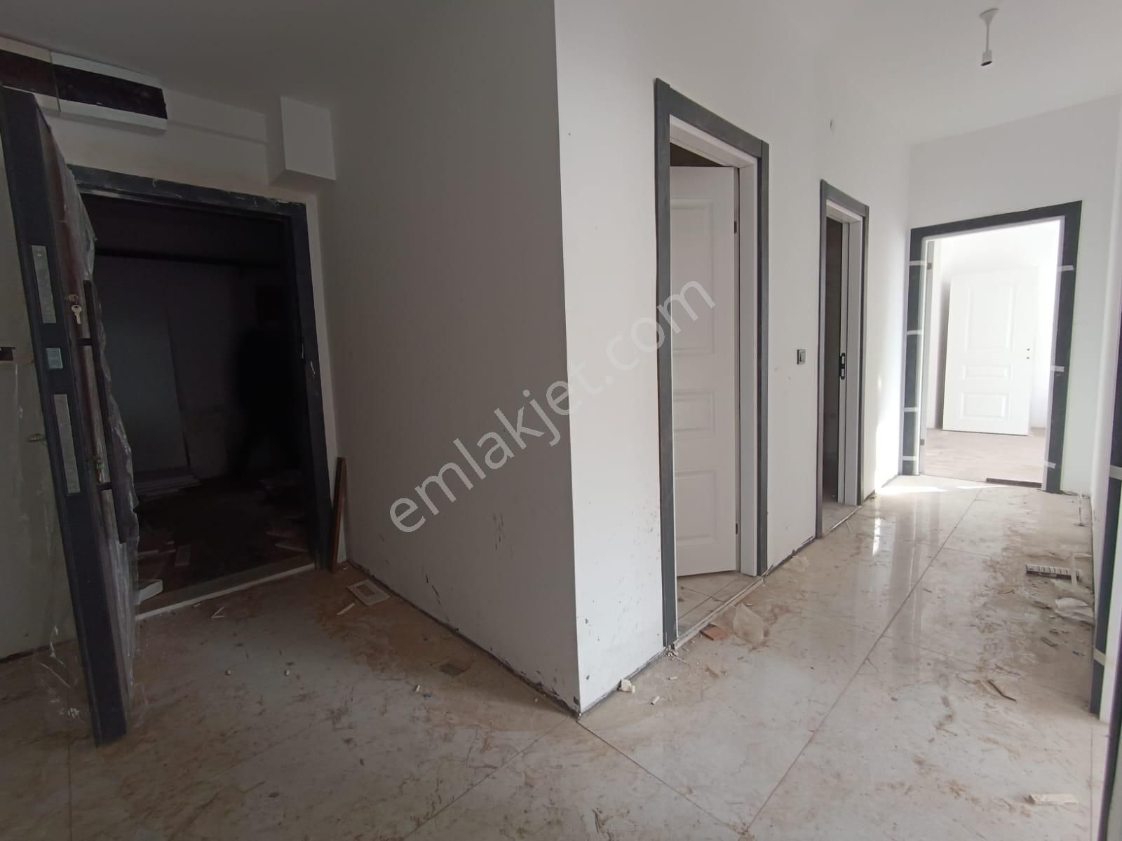 Kent'ten Kıbrıs Köyü Girişi Yeşilbayır Merkez Saat Kulesi Yakını Çok Katlı Sitede Uygun Fiyata!!! - Görsel 5