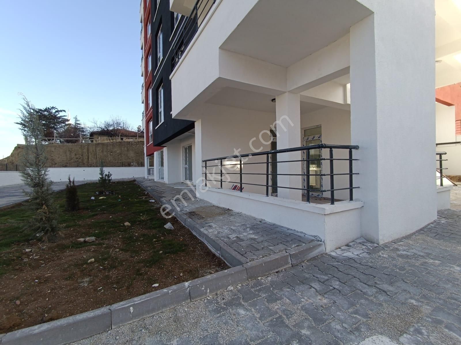 Kent'ten Kıbrıs Köyü Girişi Yeşilbayır Merkez Saat Kulesi Yakını Çok Katlı Sitede Uygun Fiyata!!! - Görsel 3