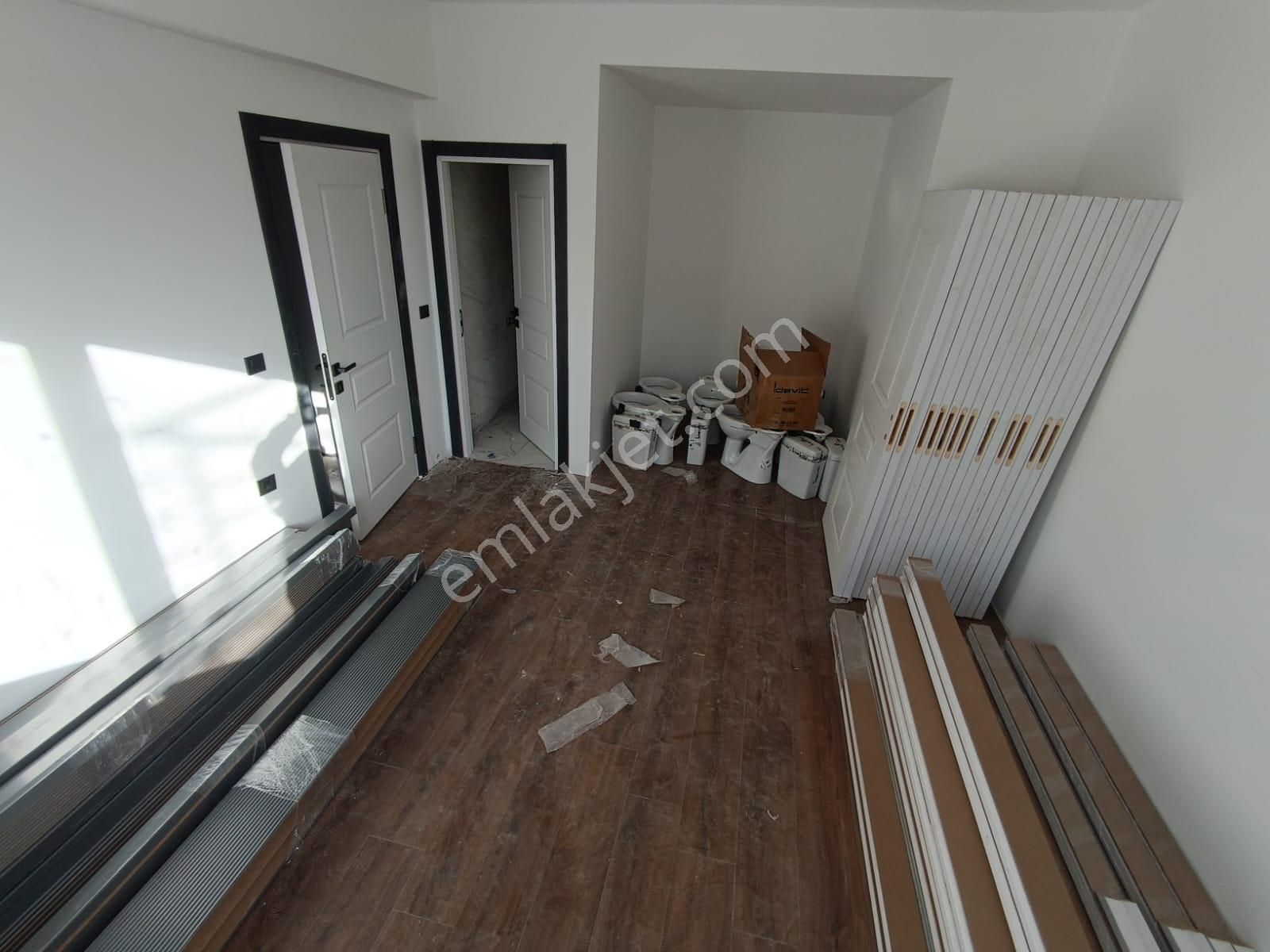 Kent'ten Kıbrıs Köyü Girişi Yeşilbayır Merkez Saat Kulesi Yakını Çok Katlı Sitede Uygun Fiyata!!! - Görsel 13