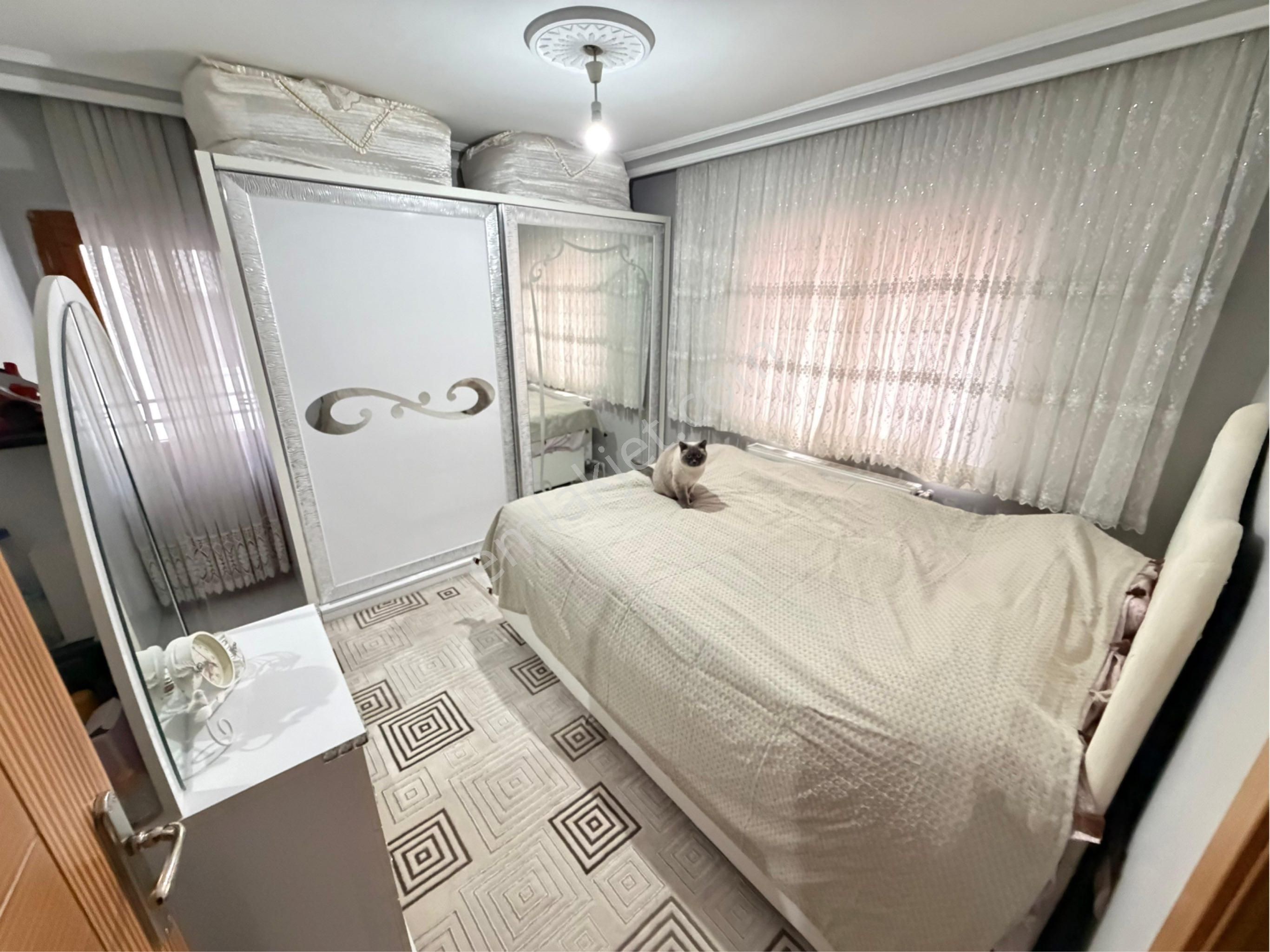 Çok Acil !!aktepe'de Merkezi Konumda 2.katta Fırsat 3+1 Daire - Görsel 6