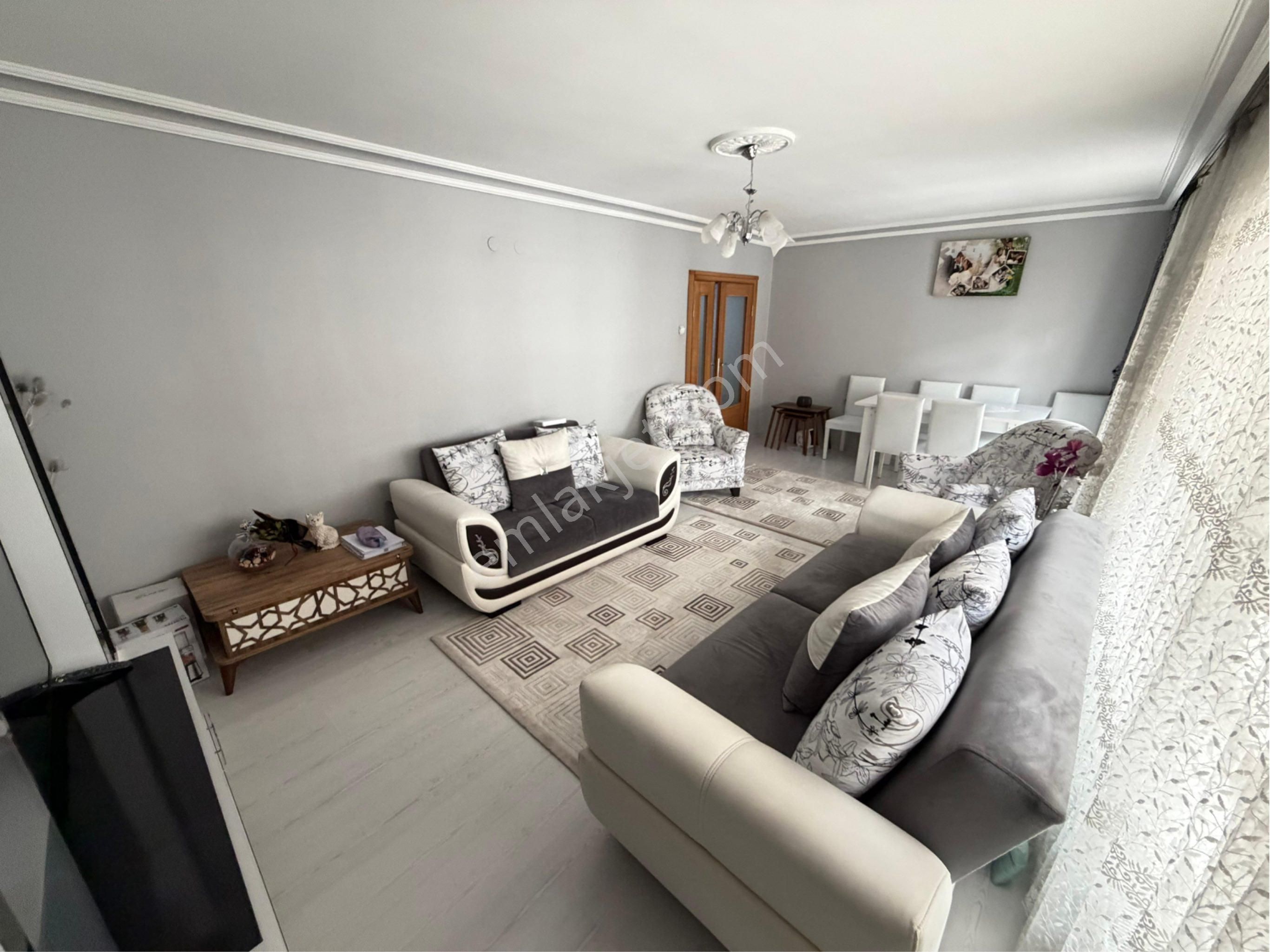 Çok Acil !!aktepe'de Merkezi Konumda 2.katta Fırsat 3+1 Daire - Görsel 2