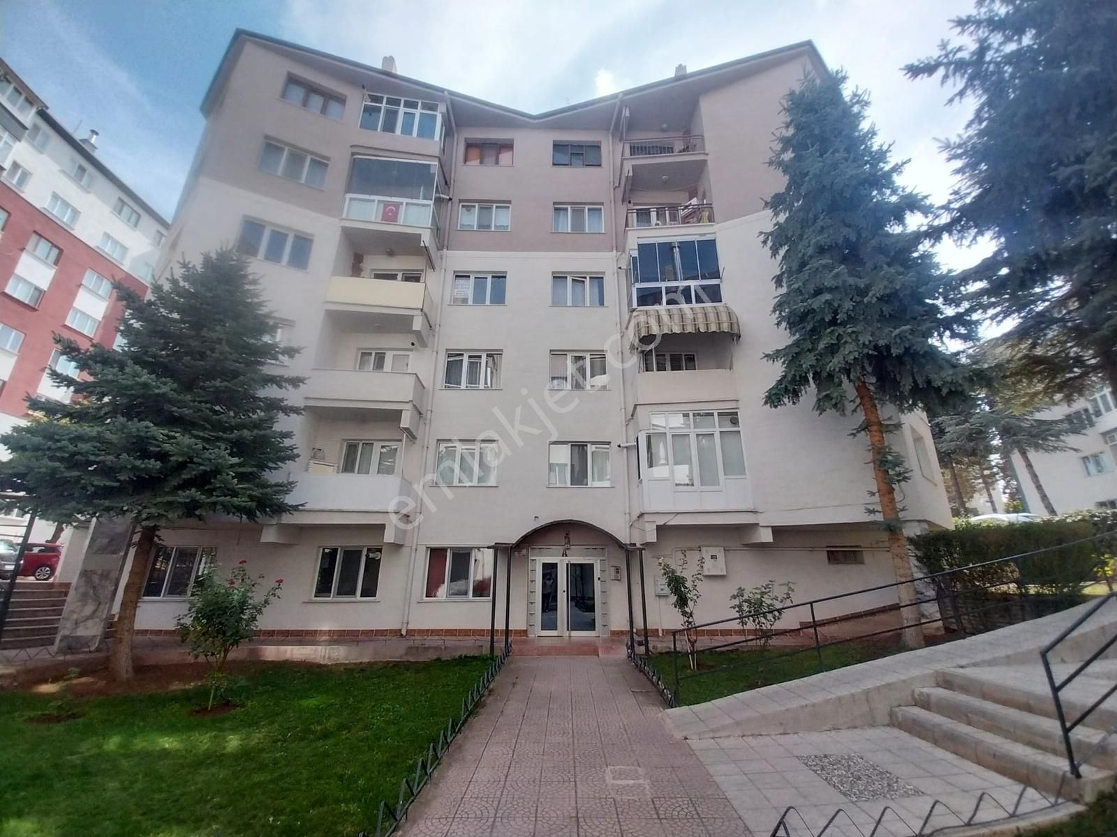 Çarşamba Pazarı Ümit Hast.yakını Asansör,otopark Satılık 3+1