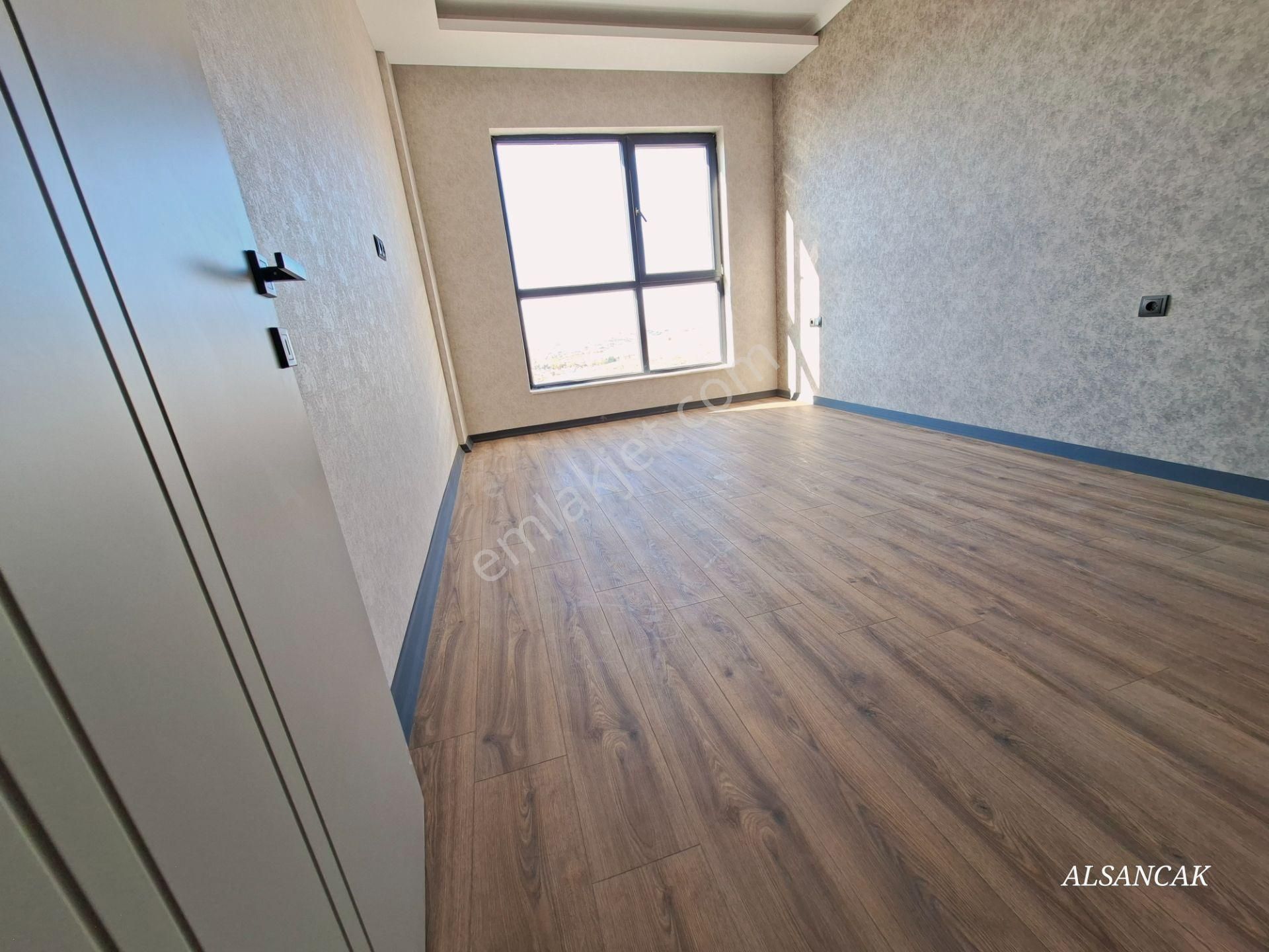 Sitede Yerden Isıtma Cam Balkonlu Geniş Yeni 2+1 Ebeveyn Banyolu - Görsel 21