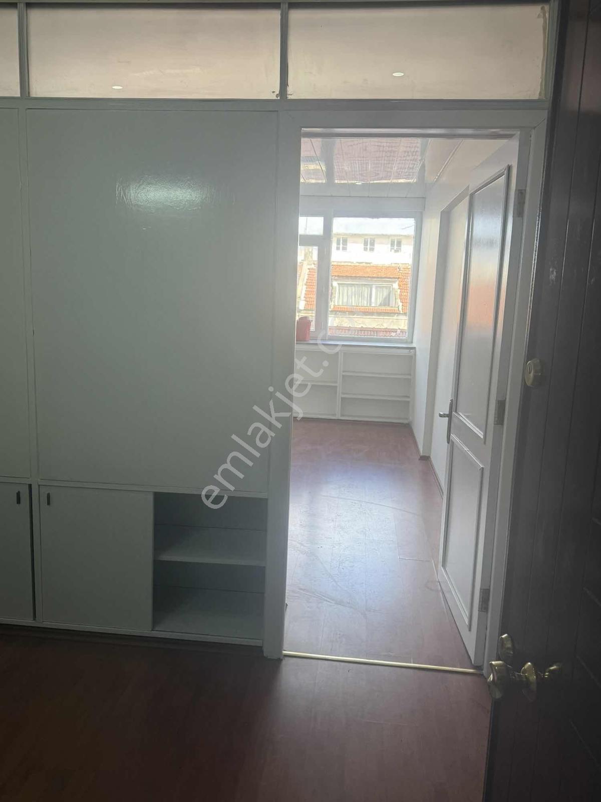 Konak Kemeraltı Bilen İş Hanında 23m2 Kiralık Ofis - Görsel 2