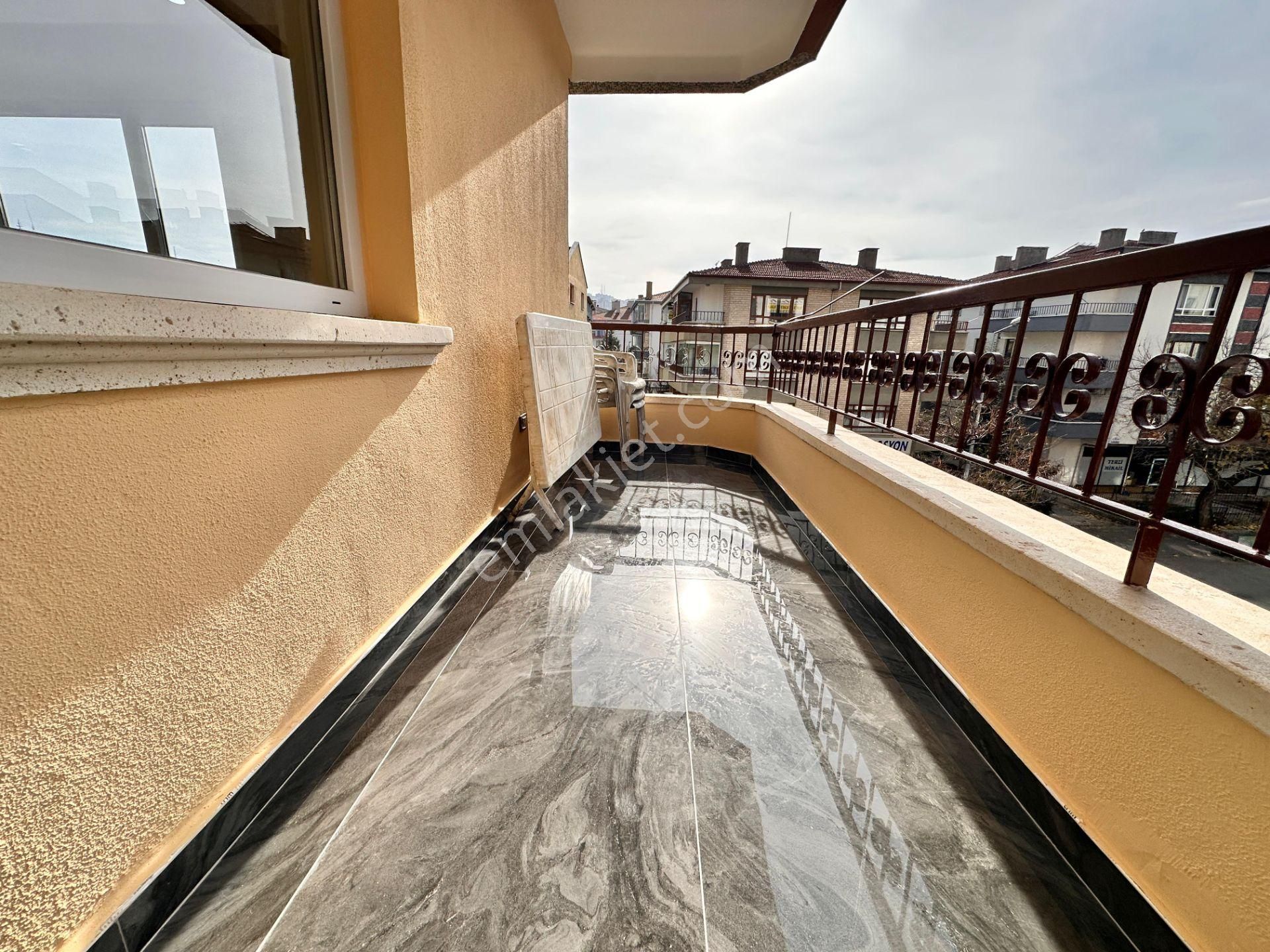 Atanora Vadi'den Cevizlidere Cad Yakını Asansörlü Kapalı Garajlı 2 Banyolu Lüks Yapılı Ön Cephe 3+1