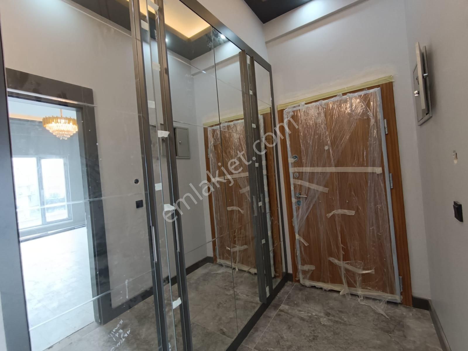 Kent'ten Şahap Gürler Mh. 1213 Cd Üzeri Y.giriş 1.kat Konumunda Çok Katlı Sitede Uygun Fiyata!!! - Görsel 4