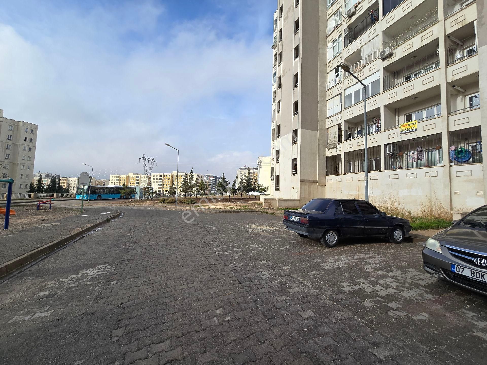 Cadde Seyran'dan Kiralık 2+1 86 M2 1.kat Cephe Açık (memura) - Görsel 3