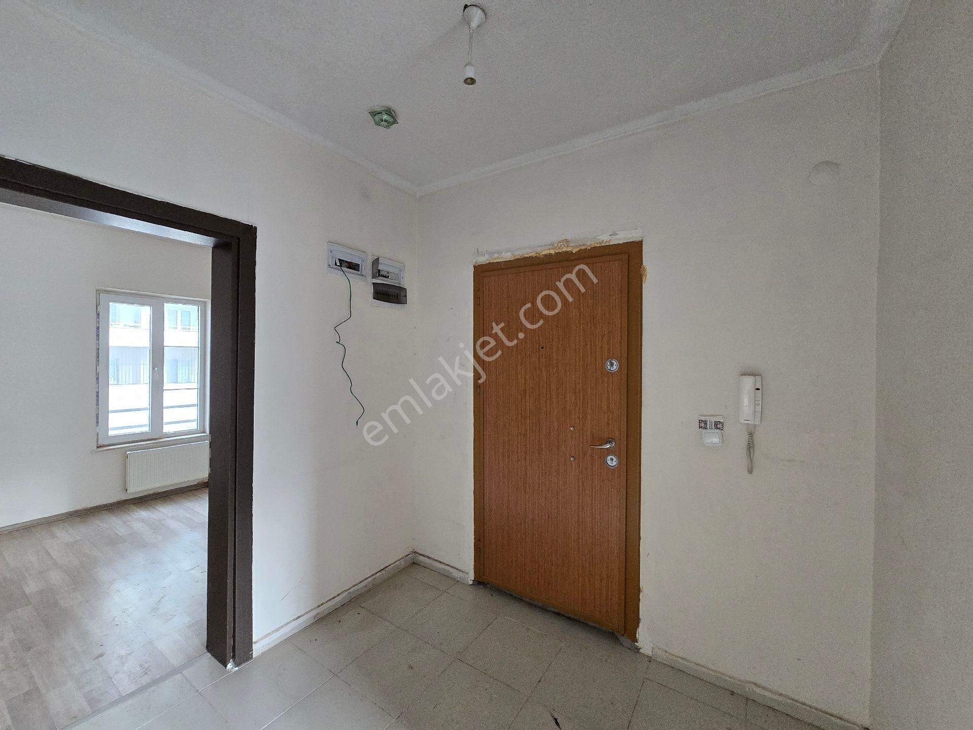 Cadde Seyran'dan Kiralık 2+1 86 M2 1.kat Cephe Açık (memura) - Görsel 9