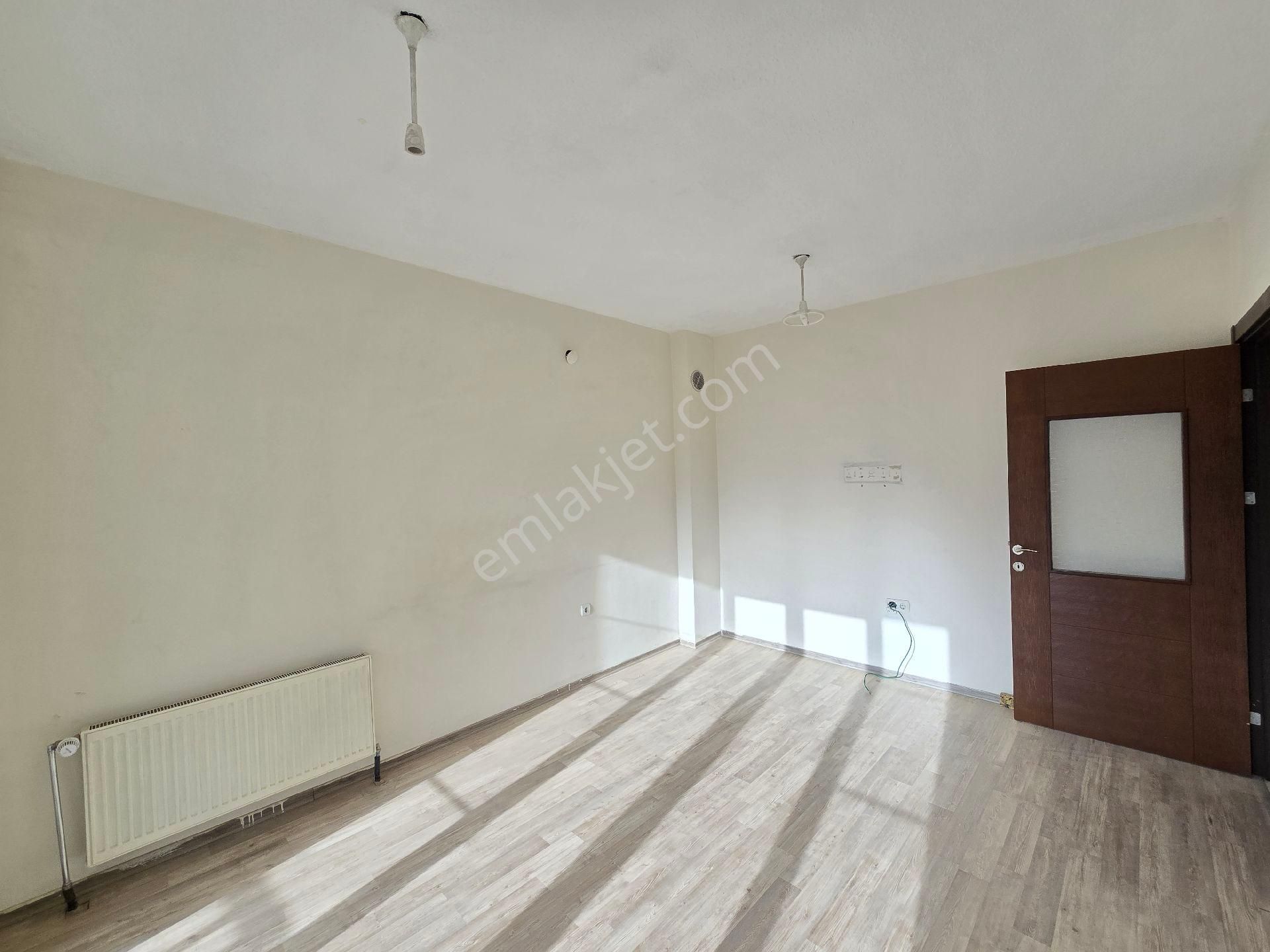 Cadde Seyran'dan Kiralık 2+1 86 M2 1.kat Cephe Açık (memura) - Görsel 5