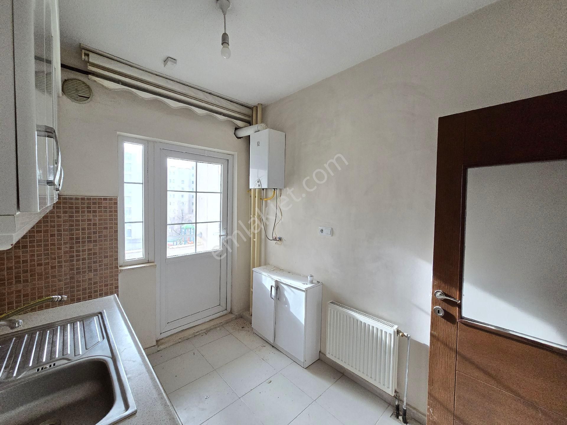 Cadde Seyran'dan Kiralık 2+1 86 M2 1.kat Cephe Açık (memura) - Görsel 7
