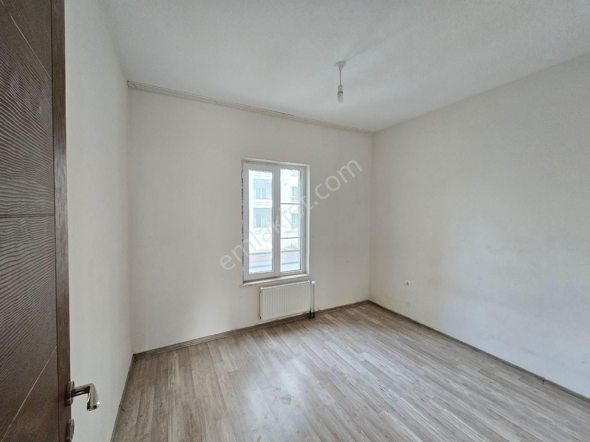 Cadde Seyran'dan Kiralık 2+1 86 M2 1.kat Cephe Açık (memura) - Görsel 10