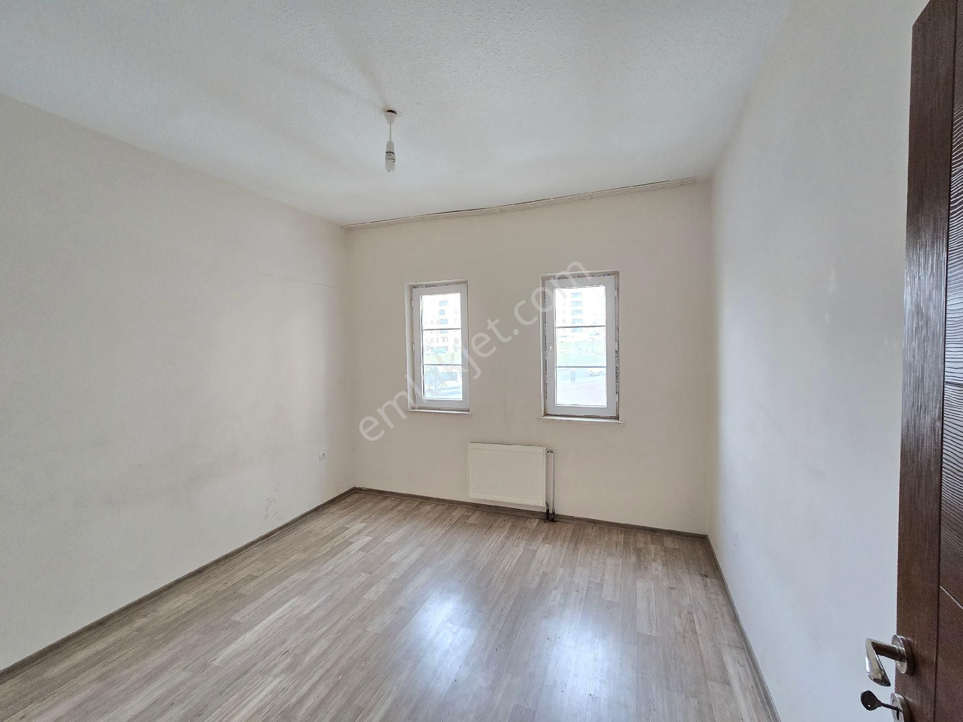 Cadde Seyran'dan Kiralık 2+1 86 M2 1.kat Cephe Açık (memura) - Görsel 12