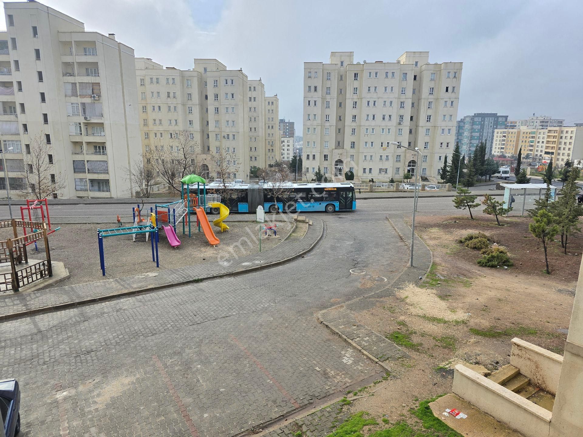 Cadde Seyran'dan Kiralık 2+1 86 M2 1.kat Cephe Açık (memura) - Görsel 17