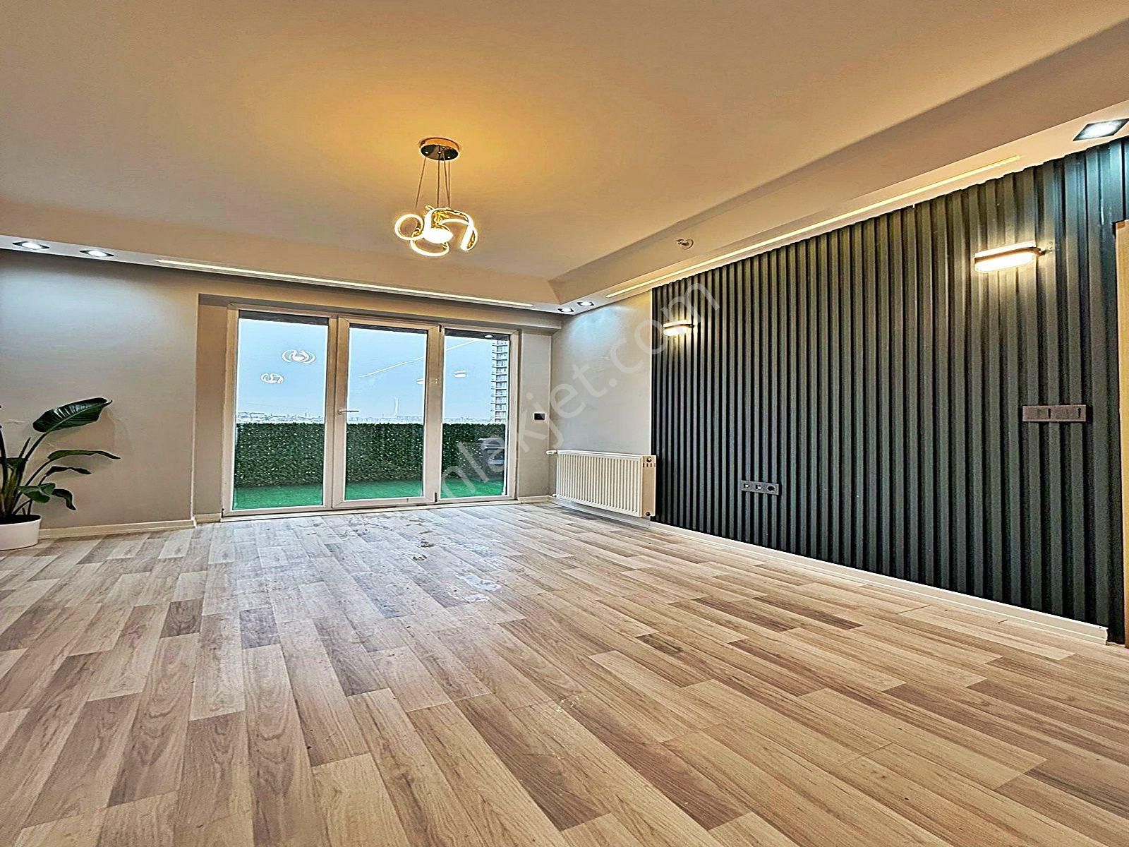 Metrobüse Çok Yakın ! Havuzlu Güvenlikli Site İçinde 1+1 Lüks - Görsel 11