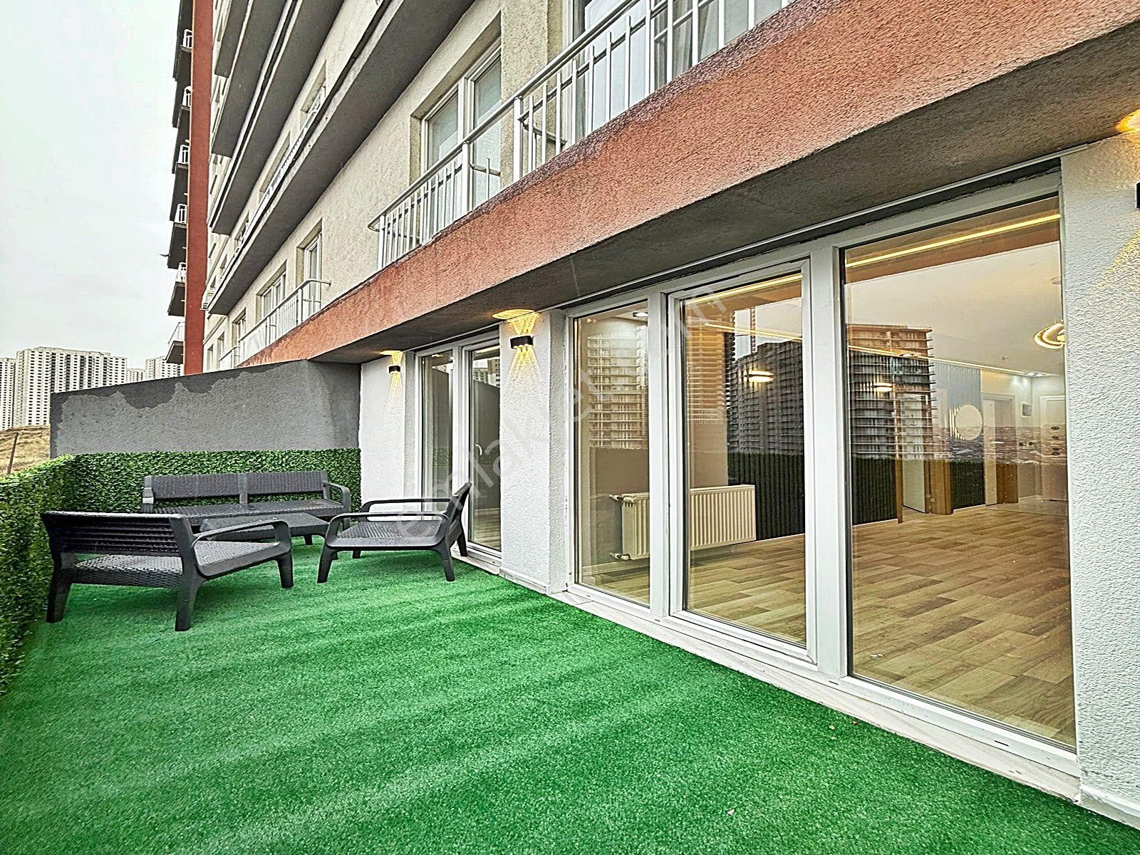 Metrobüse Çok Yakın ! Havuzlu Güvenlikli Site İçinde 1+1 Lüks - Görsel 17