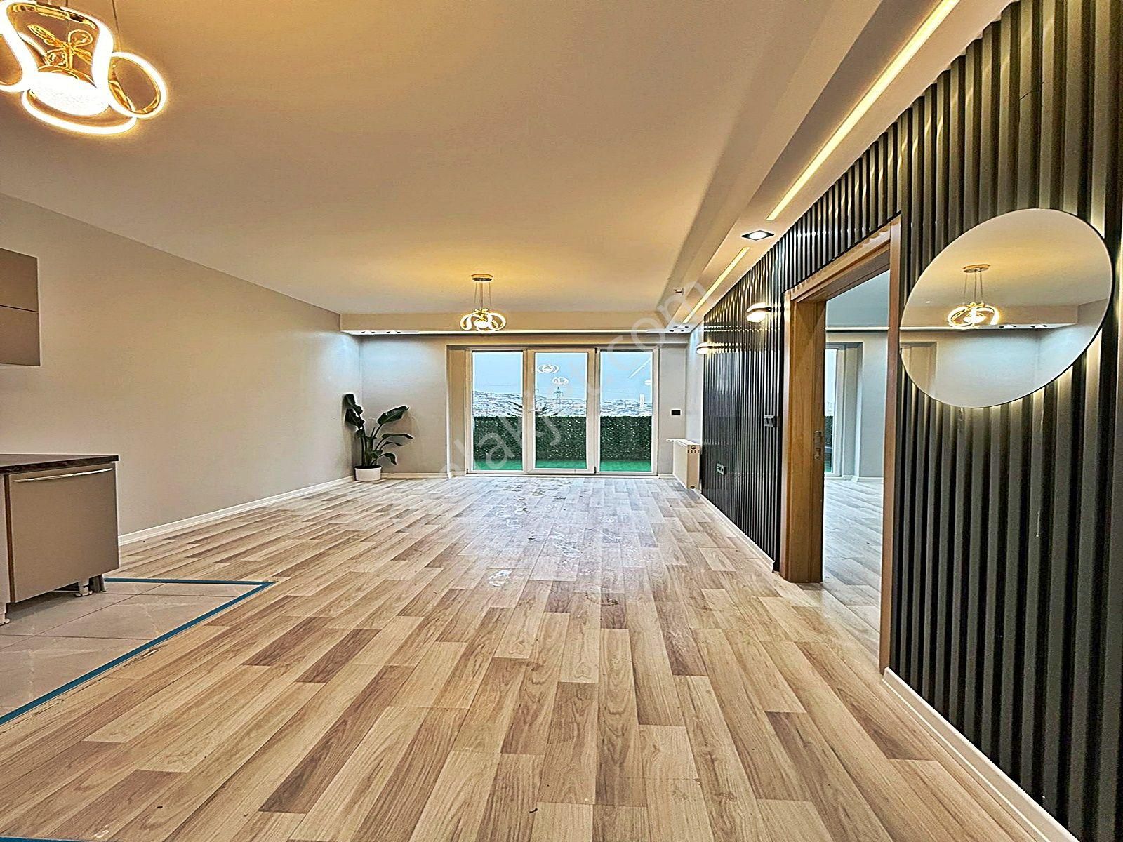 Metrobüse Çok Yakın ! Havuzlu Güvenlikli Site İçinde 1+1 Lüks - Görsel 27