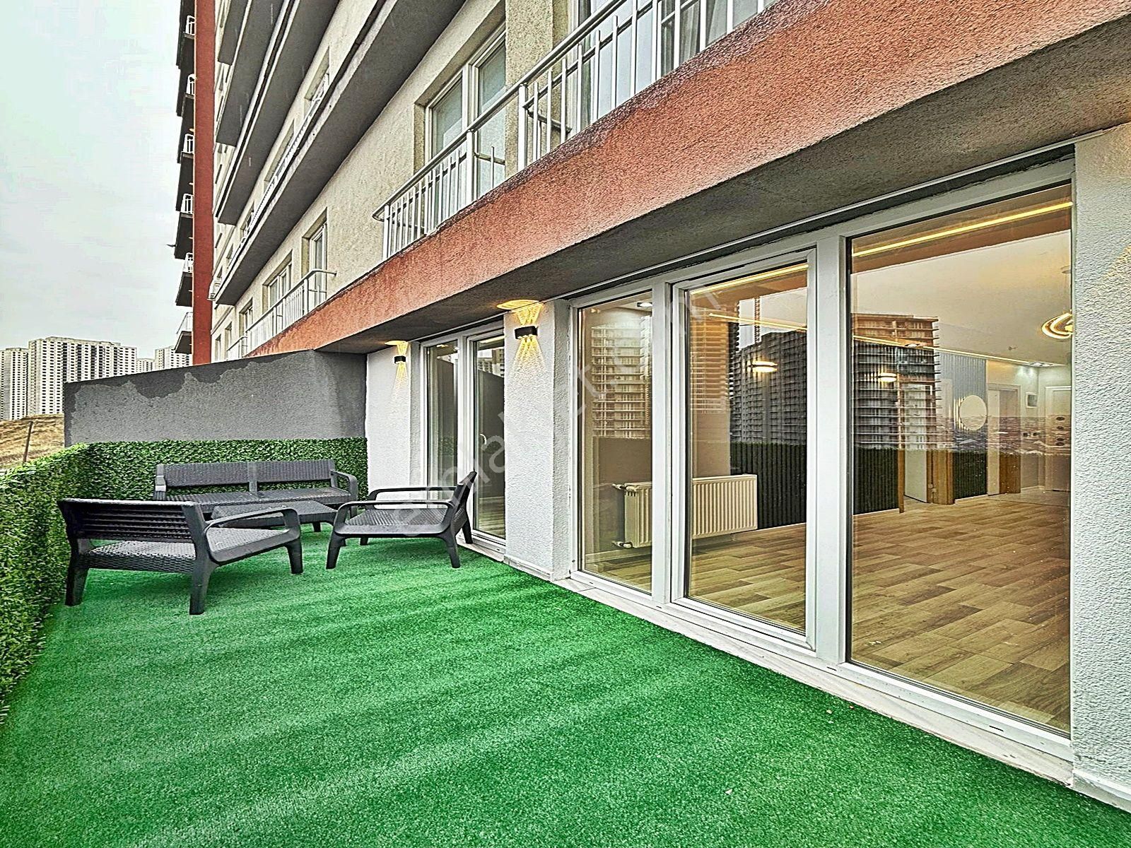 Metrobüse Çok Yakın ! Havuzlu Güvenlikli Site İçinde 1+1 Lüks - Görsel 12