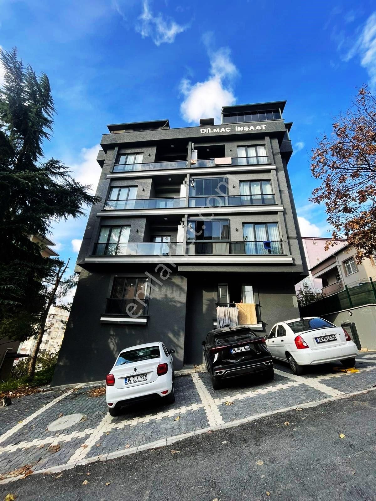 Mertcan Dan Hürriyet Çarşıya Yürüme Teraslı 4+2 İskanlı Lüks Dubleks