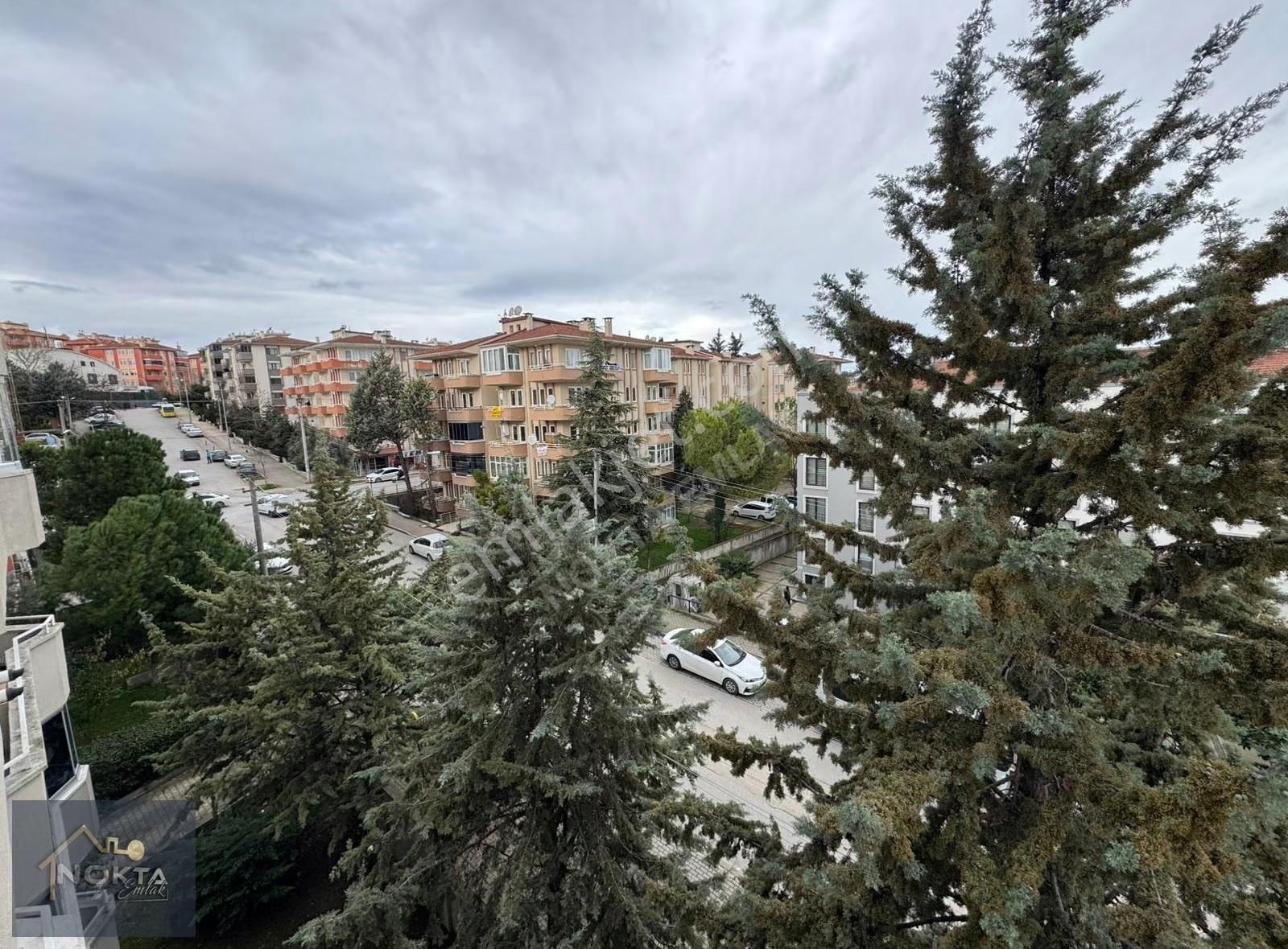 Aile Sitesinde 3+1 Ayrı Mutfaklı Merkez Konumda Daire - Görsel 25