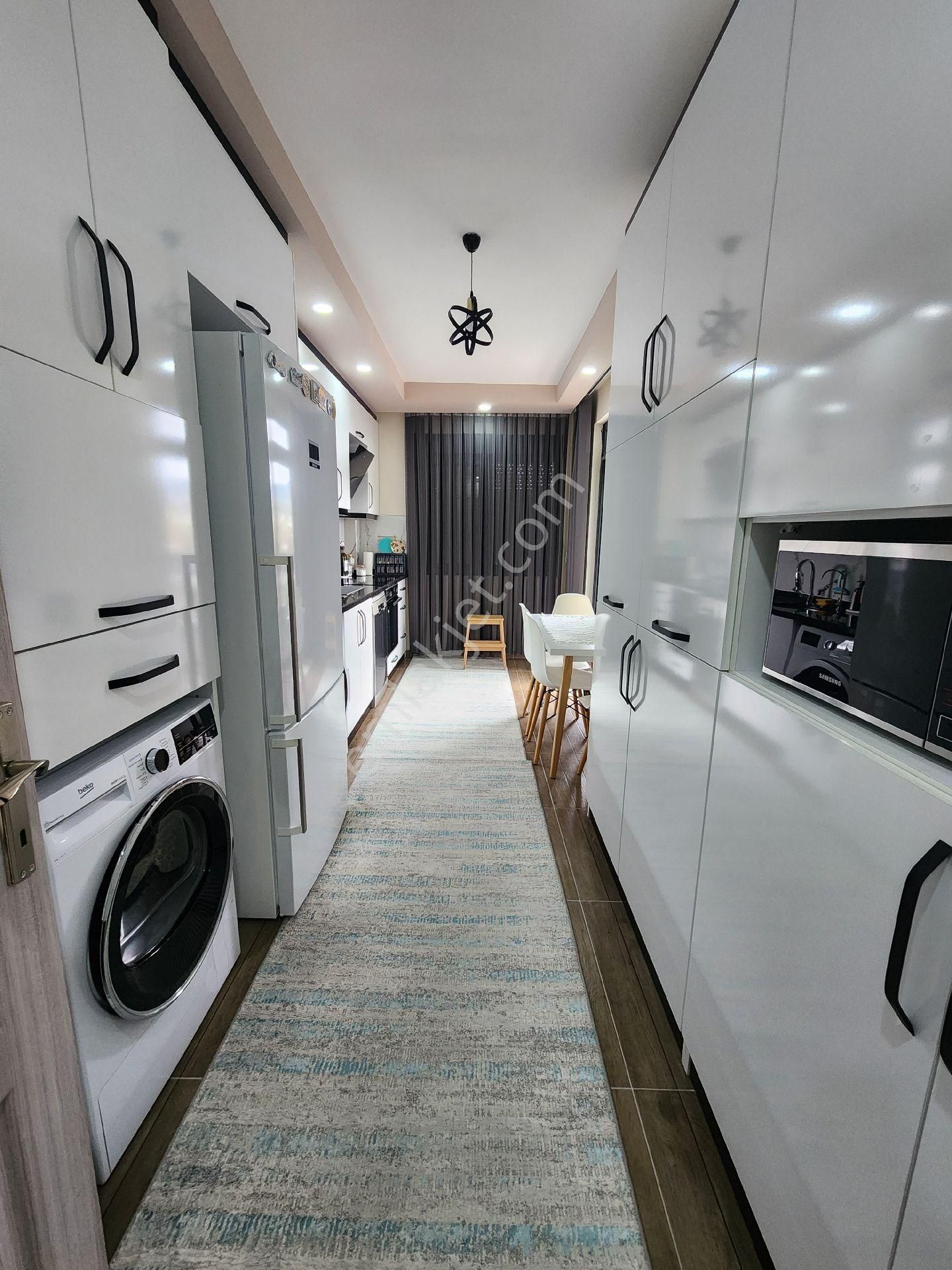 Gazipaşa Yeni Mahallede Satılık Geniş 2+1 Daire - Görsel 2