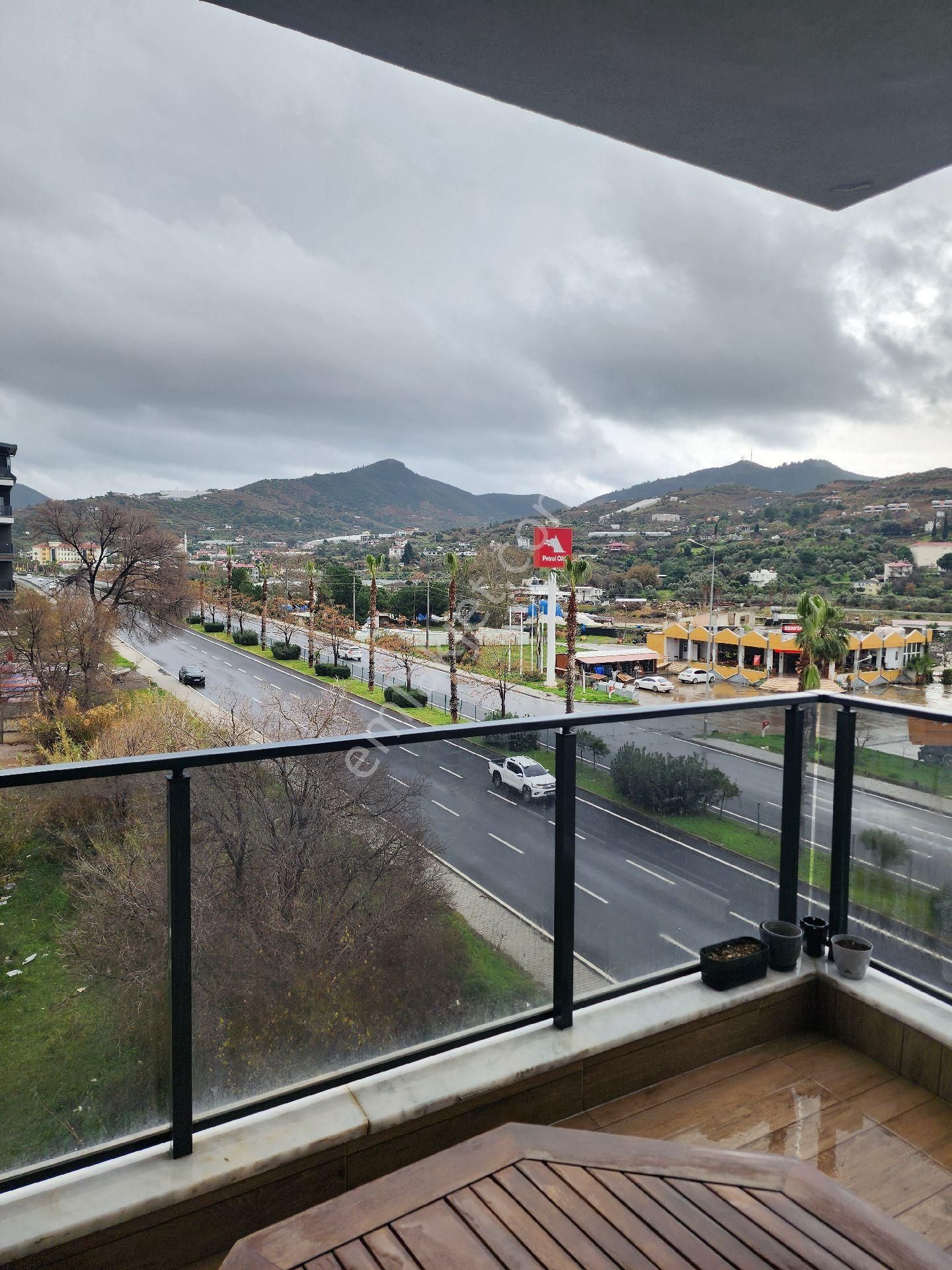 Gazipaşa Yeni Mahallede Satılık Geniş 2+1 Daire